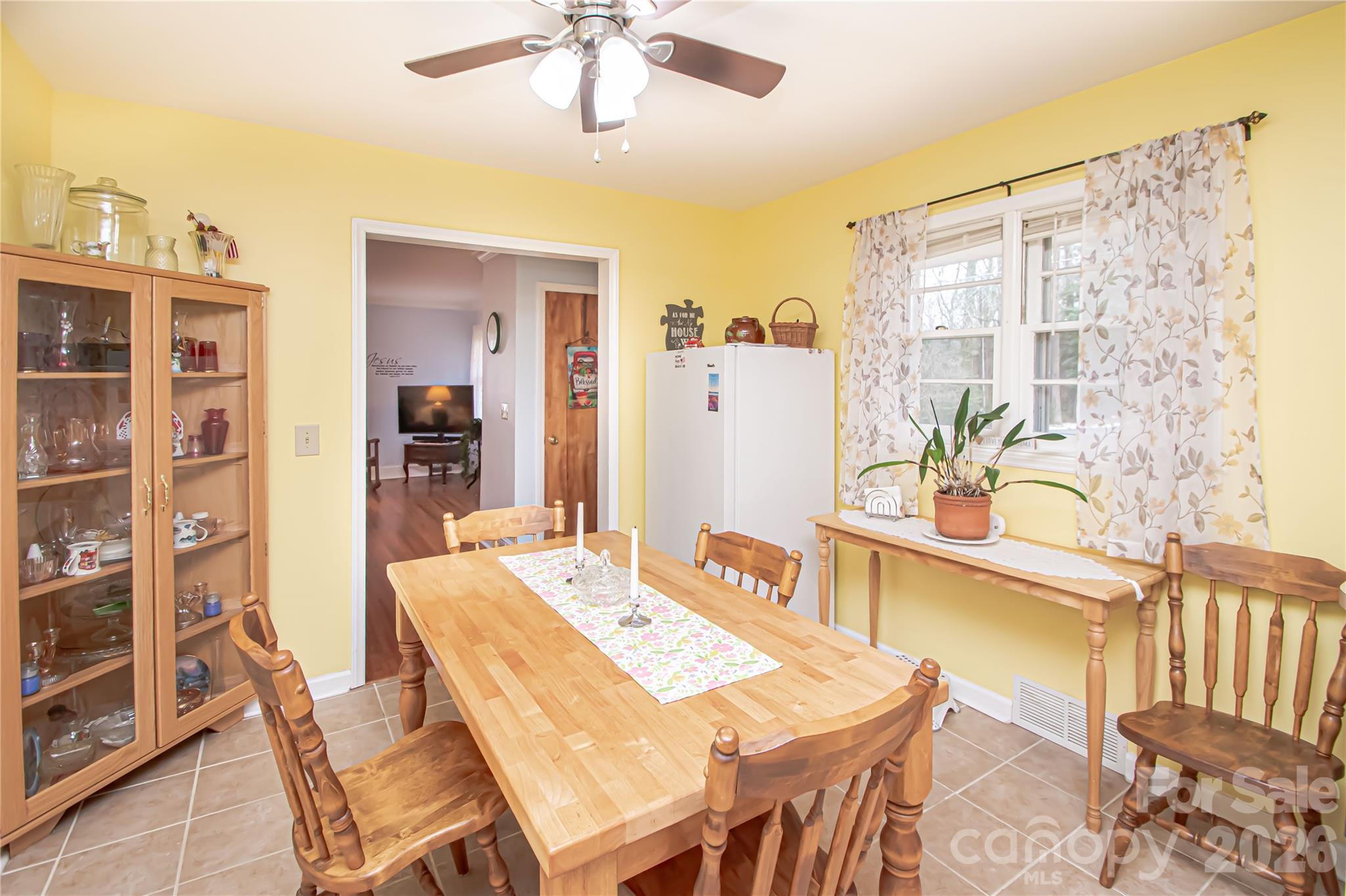 7218 Lakeside Drive N