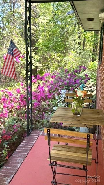 3702 Jonesville Lockhart Highway