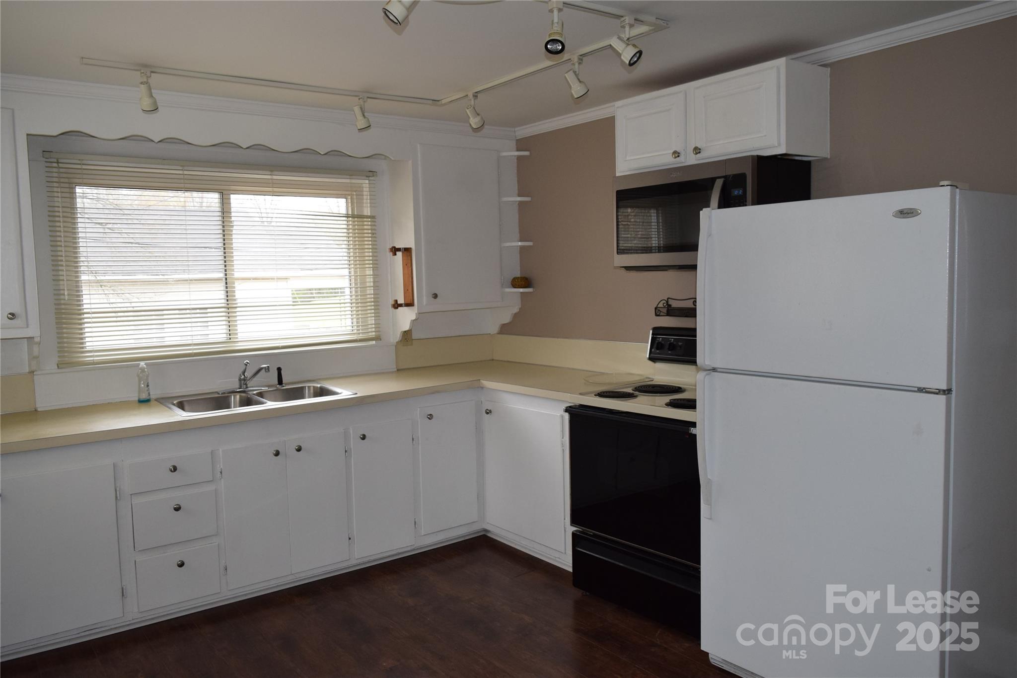 Brookwood - Residential Lease