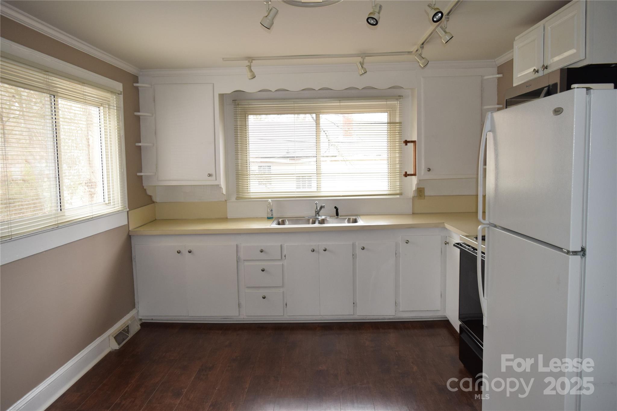 Brookwood - Residential Lease
