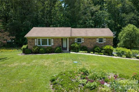 Photo of 1541 Glenheath Drive #39, Hendersonville, NC 28791 (MLS # 4391545)