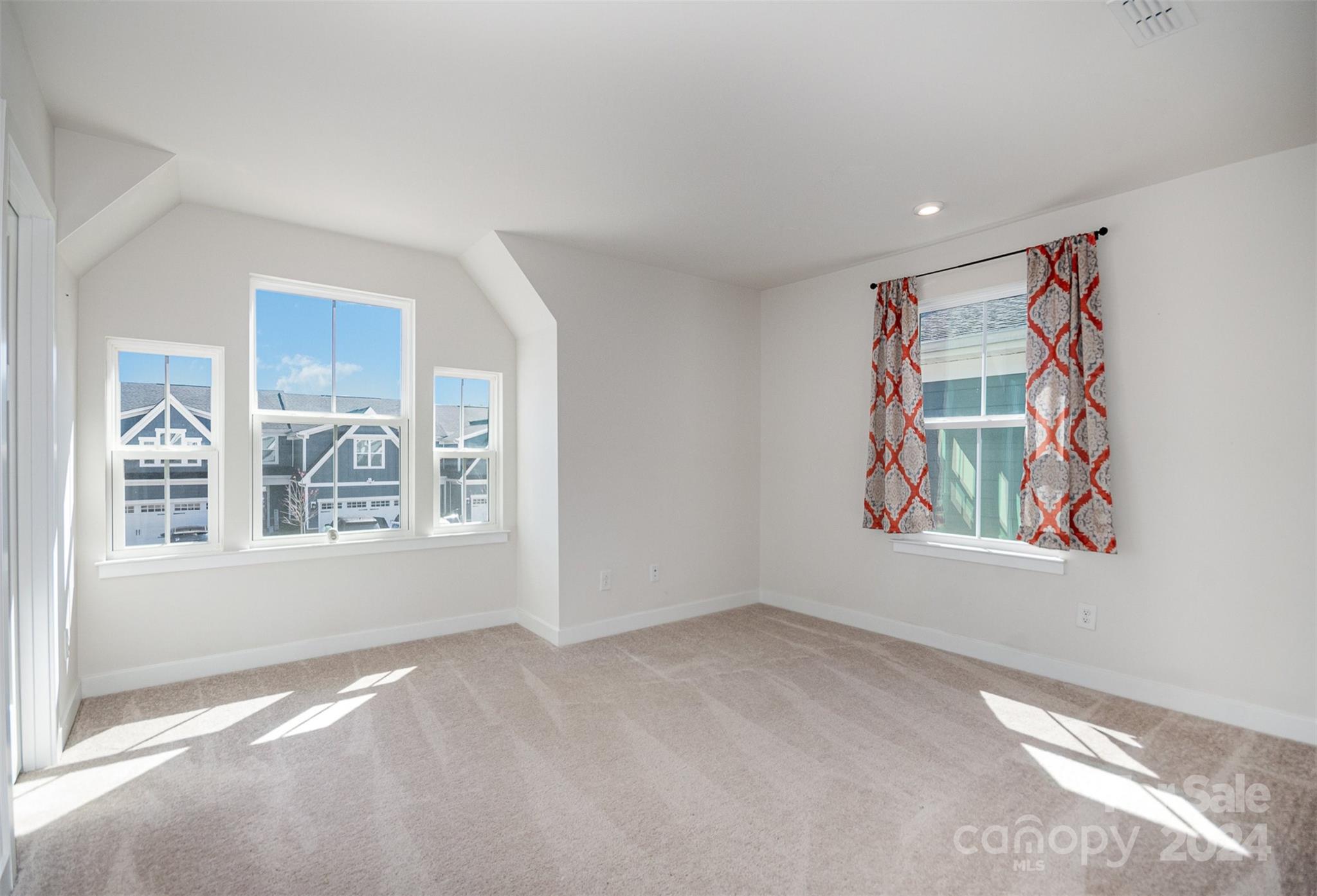 Rivercross - Residential