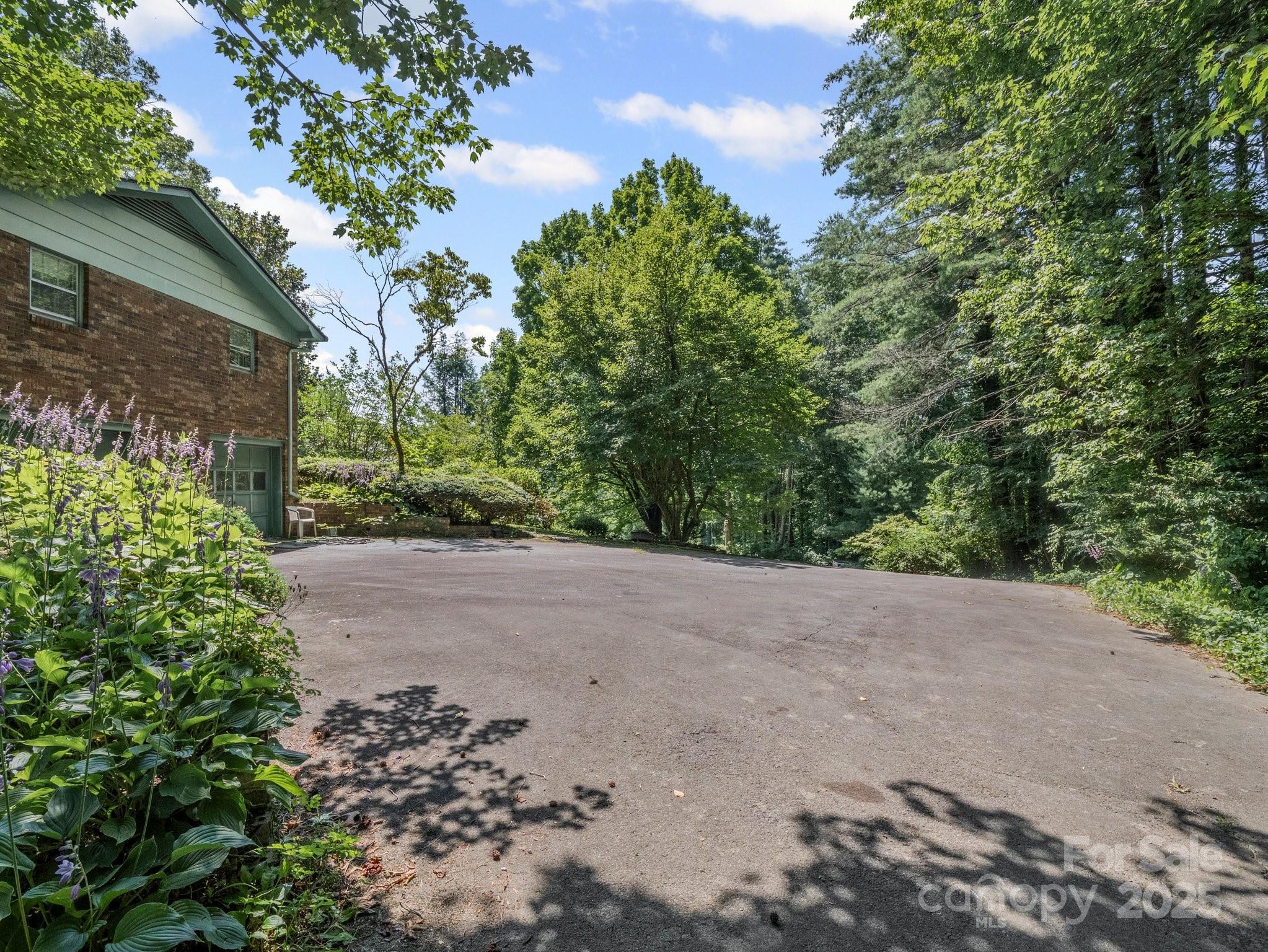 English Hills - Residential