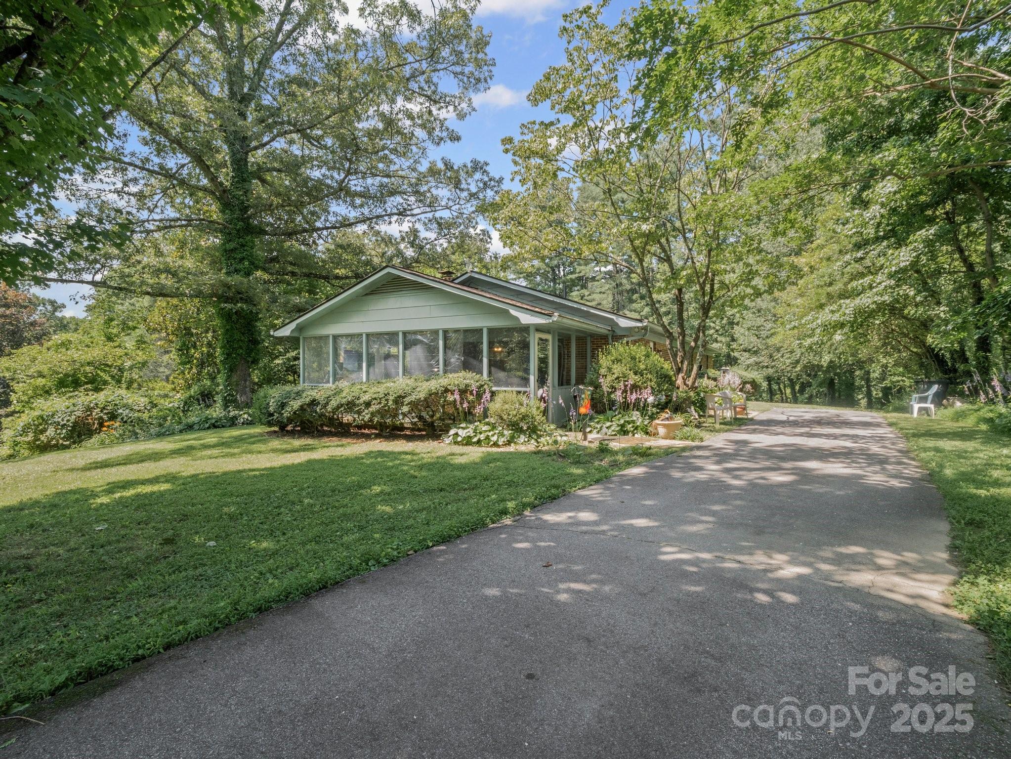 English Hills - Residential