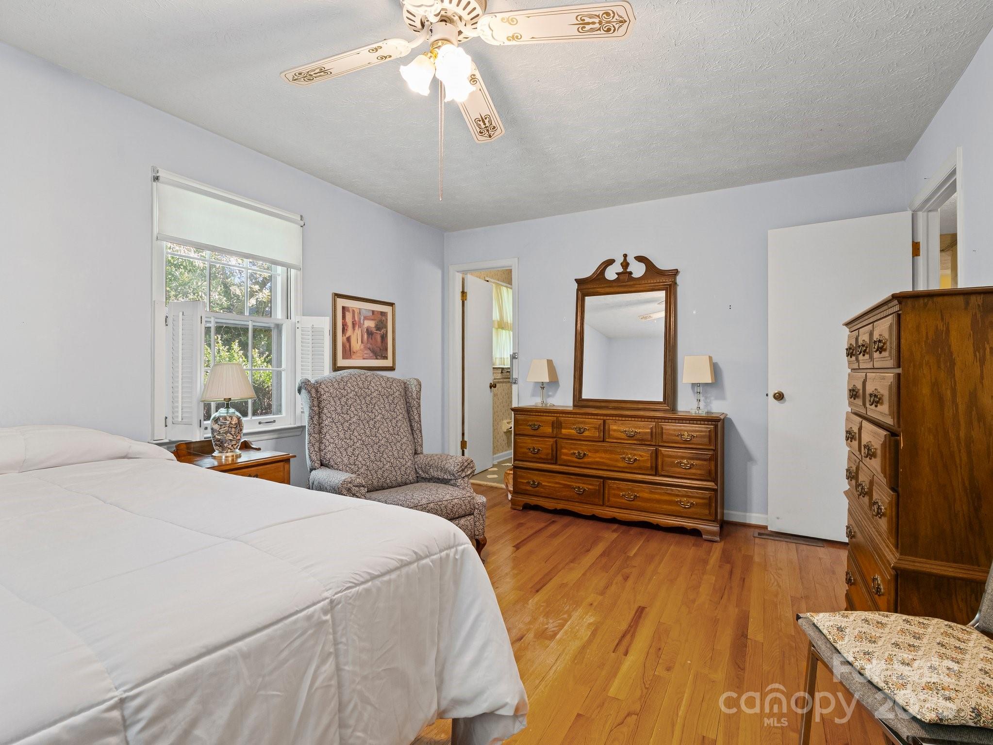 English Hills - Residential