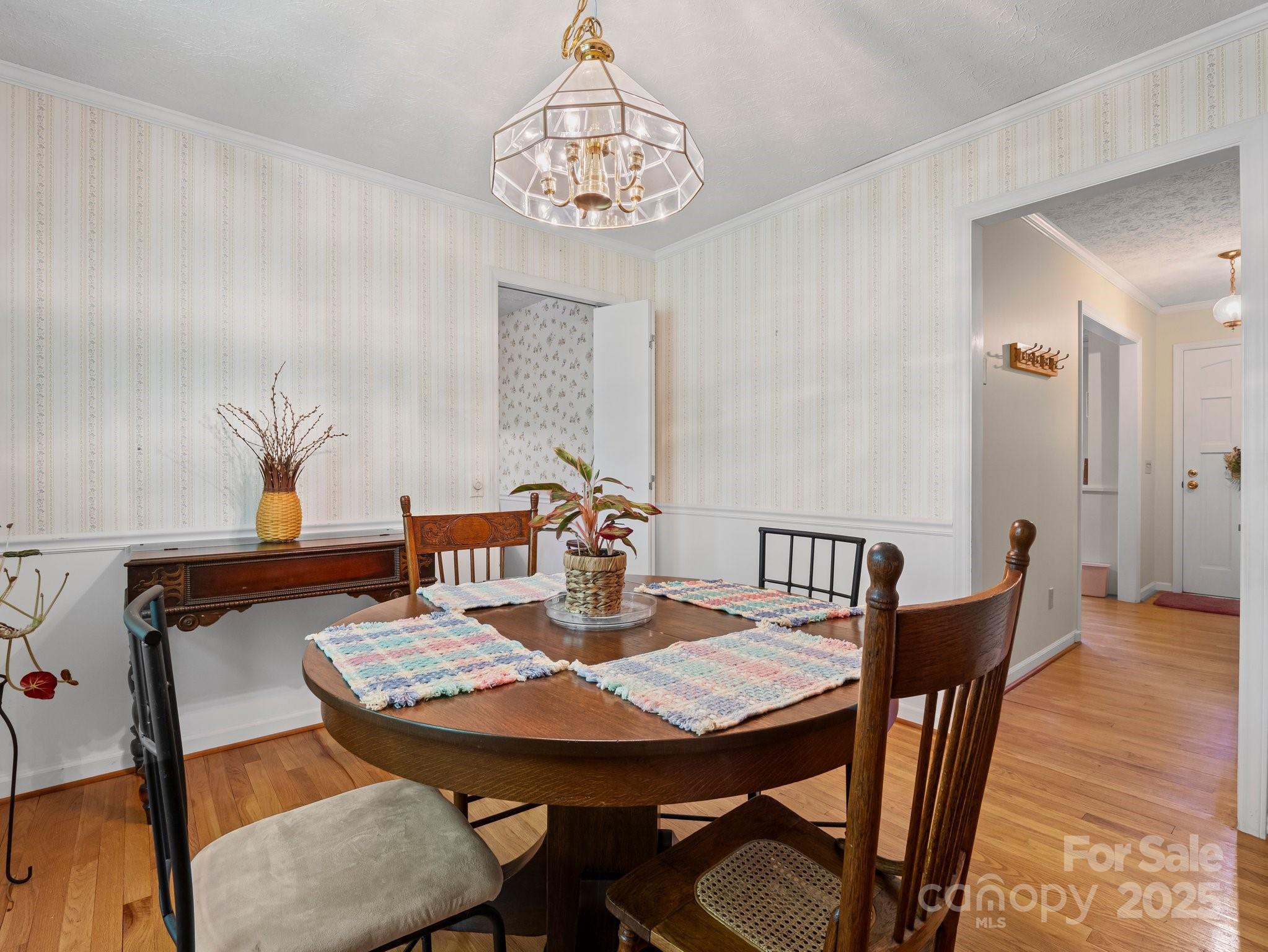 English Hills - Residential