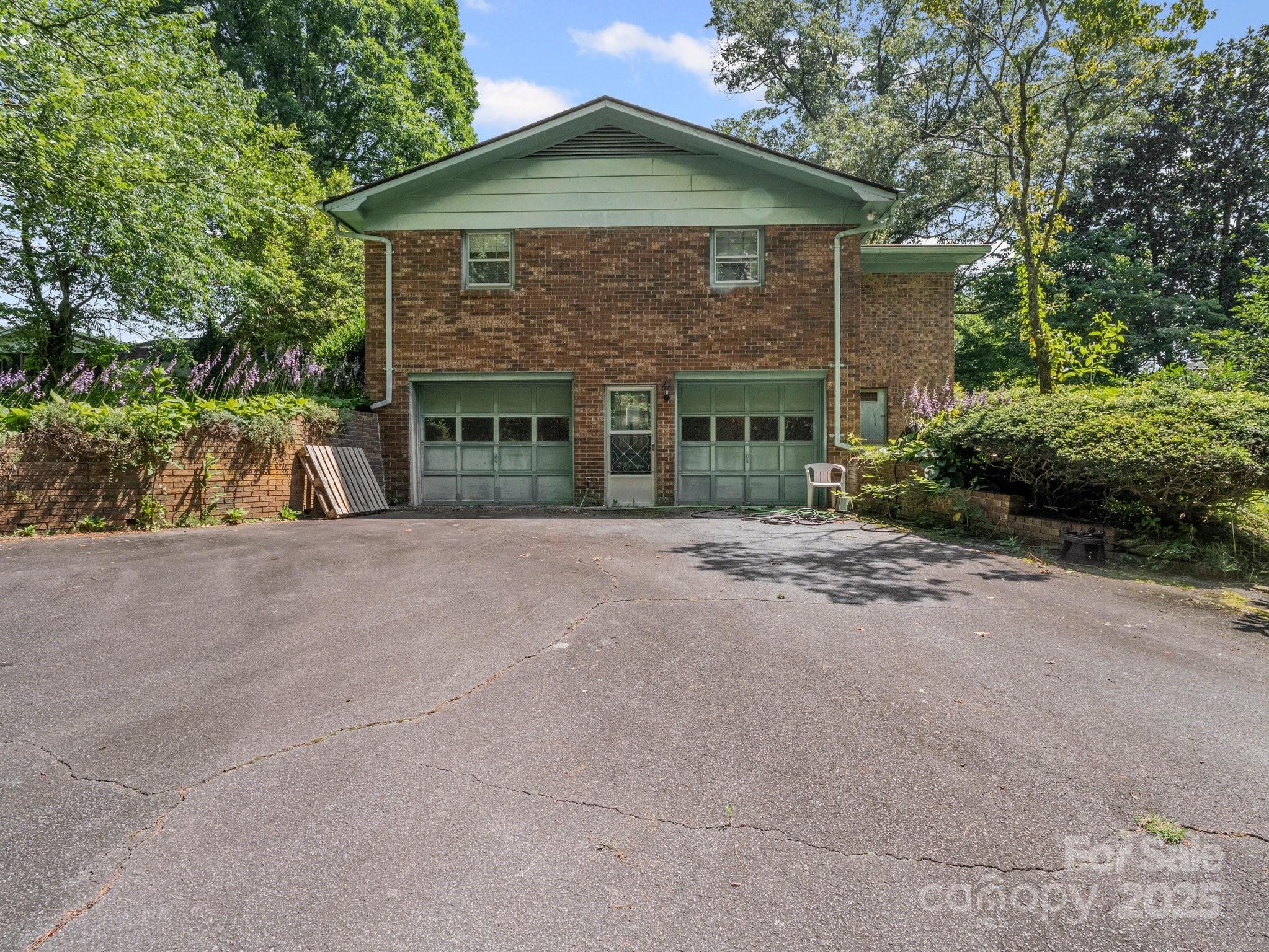 English Hills - Residential