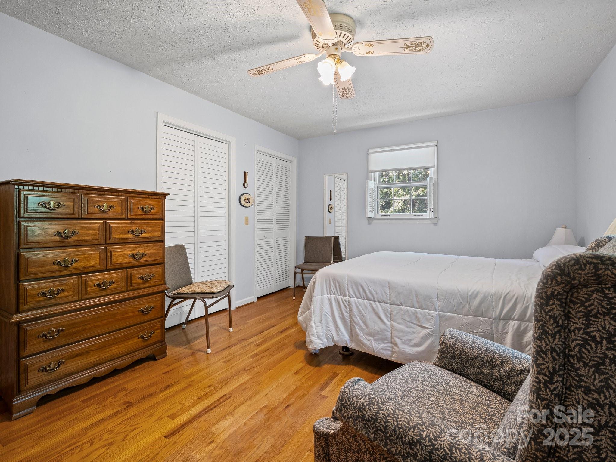 English Hills - Residential