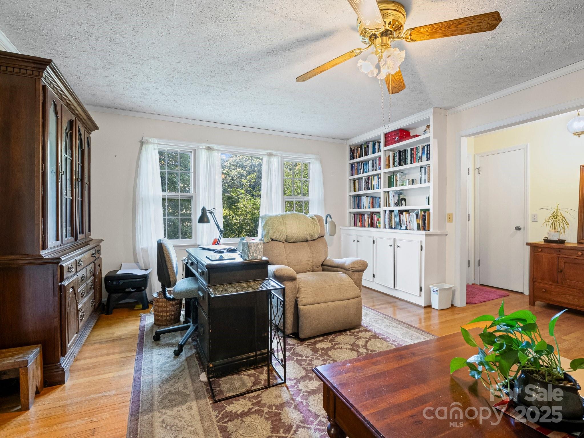 English Hills - Residential