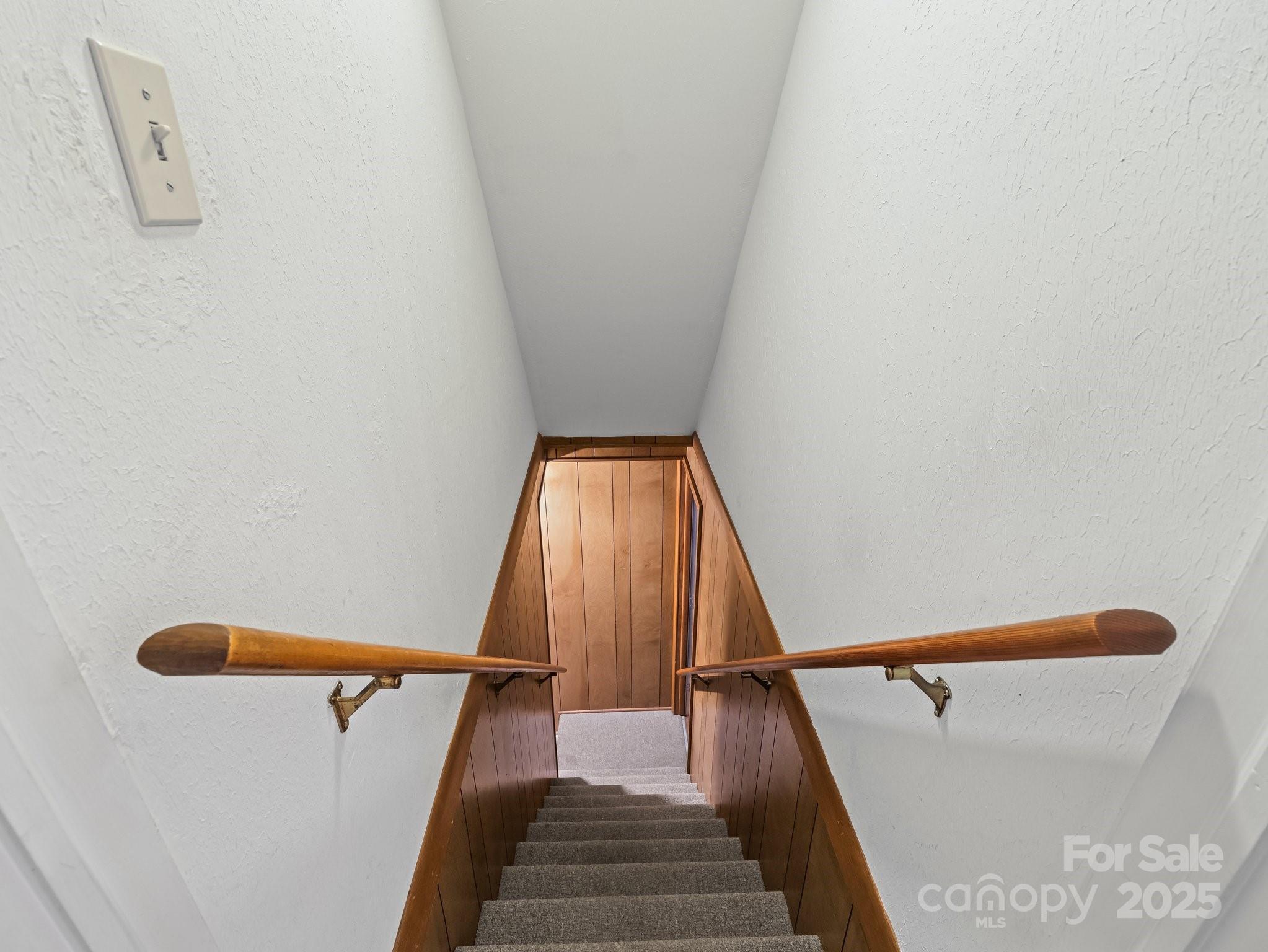 English Hills - Residential