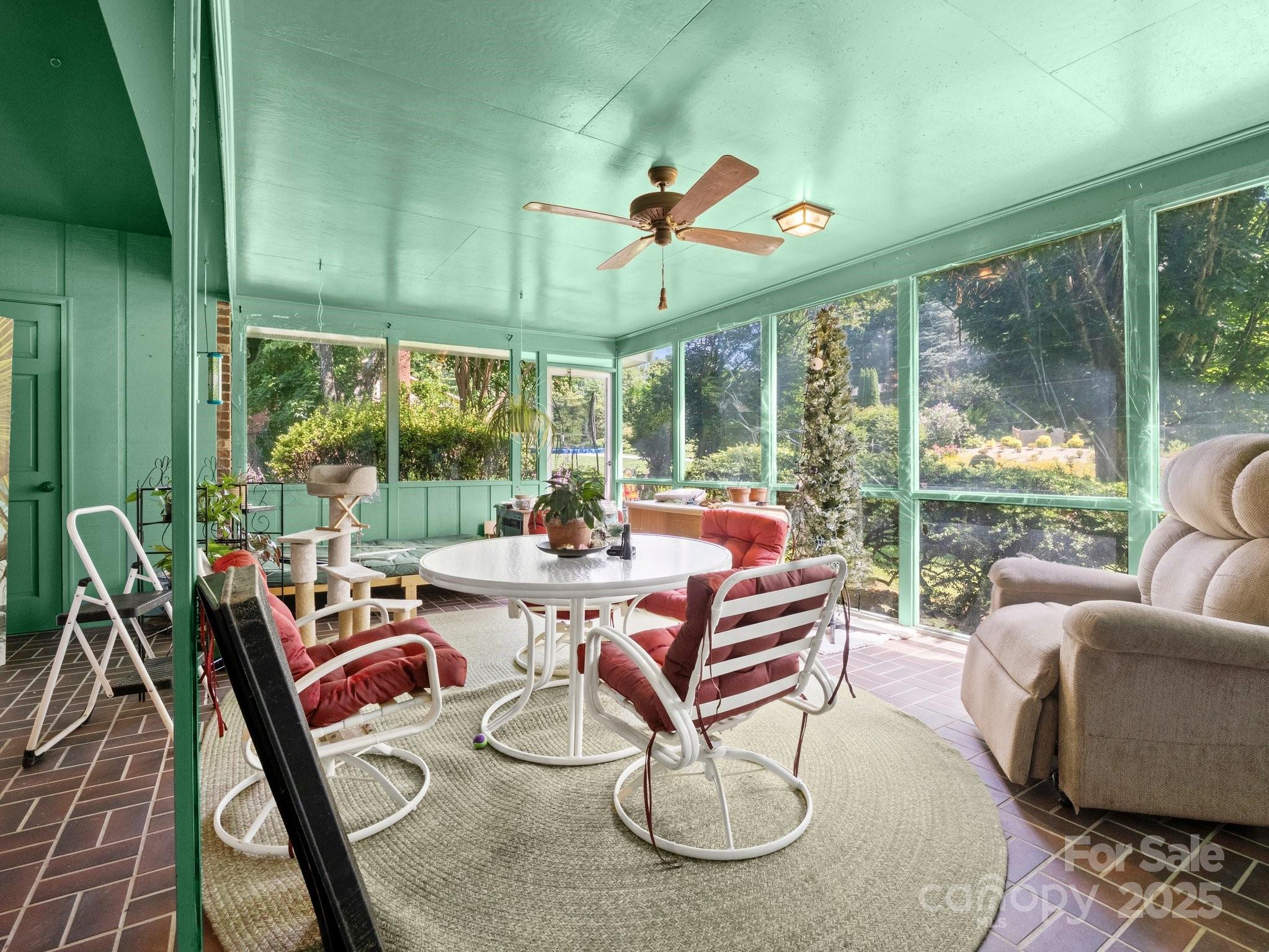 English Hills - Residential