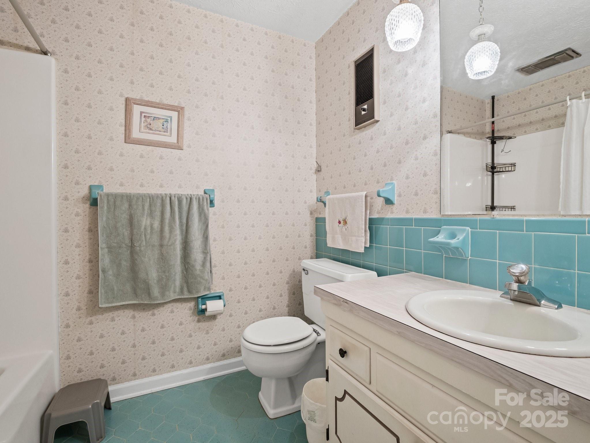 English Hills - Residential