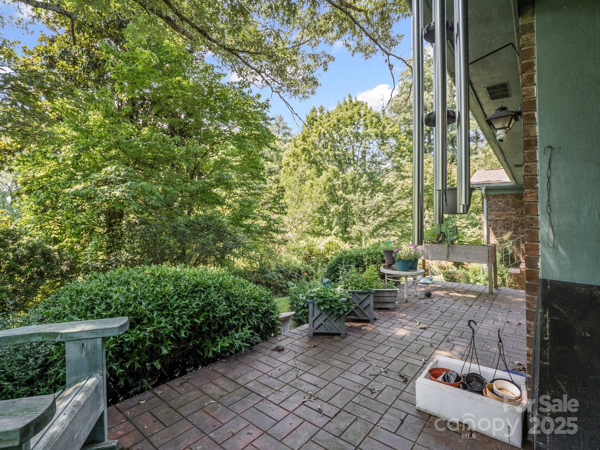 English Hills - Residential