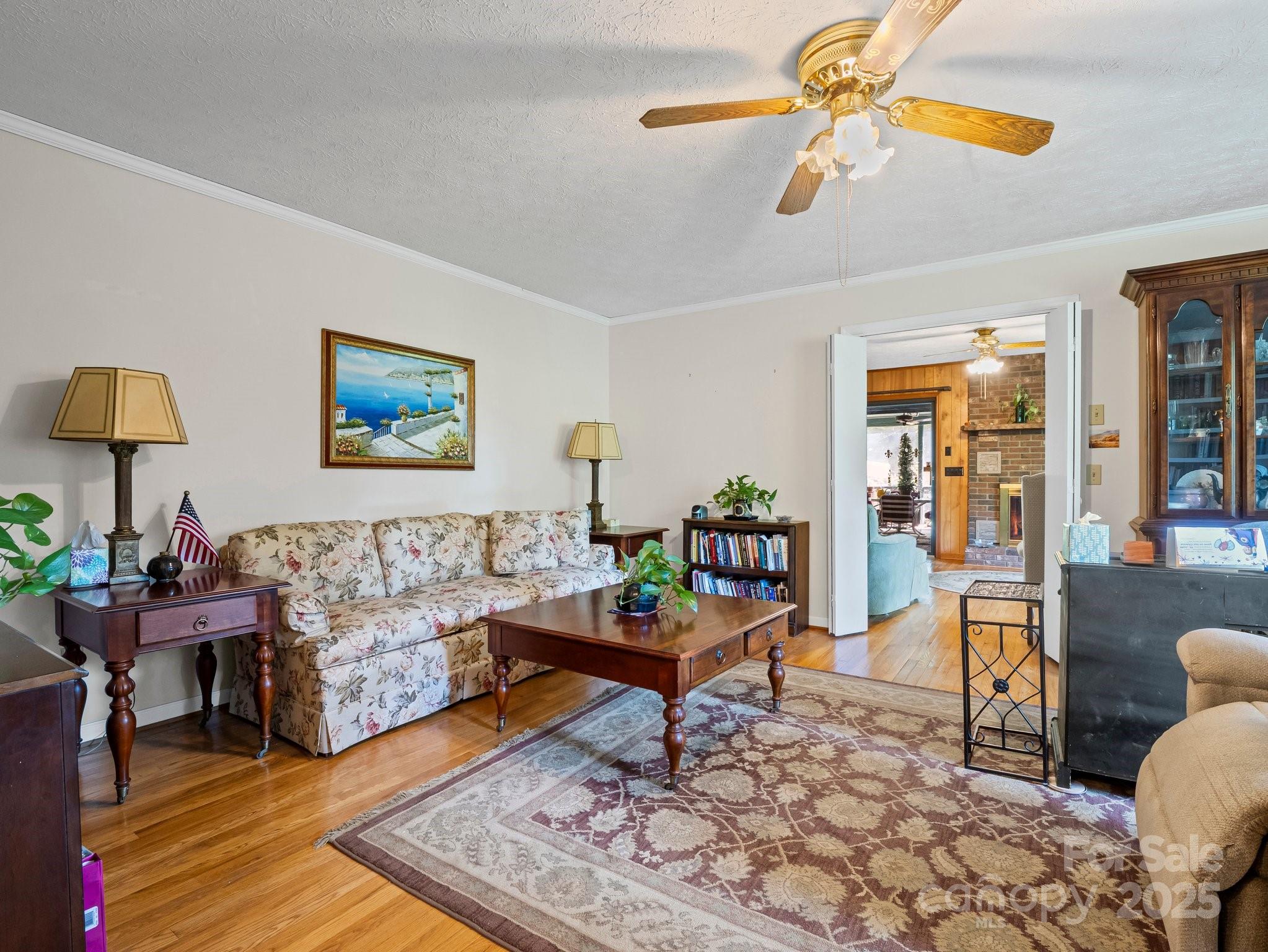 English Hills - Residential