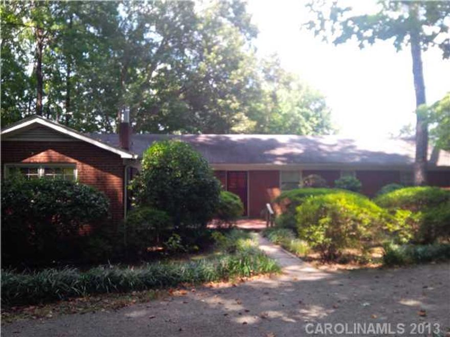 Well Cared for Three Bed Room Brick Ranch with Bonus Space Suitable for a Studio Apartment, In Home Hair Salon with minor up fitting required.  Beautiful Tera Cotta Front patio and Large Covered Rear Porch all nestled under a beautiful Hardwood Tree Canopy. Home features appliances, Ceiling Fans and Fantastic Custom Storage Building suitable for Workshop and excellent Storage.