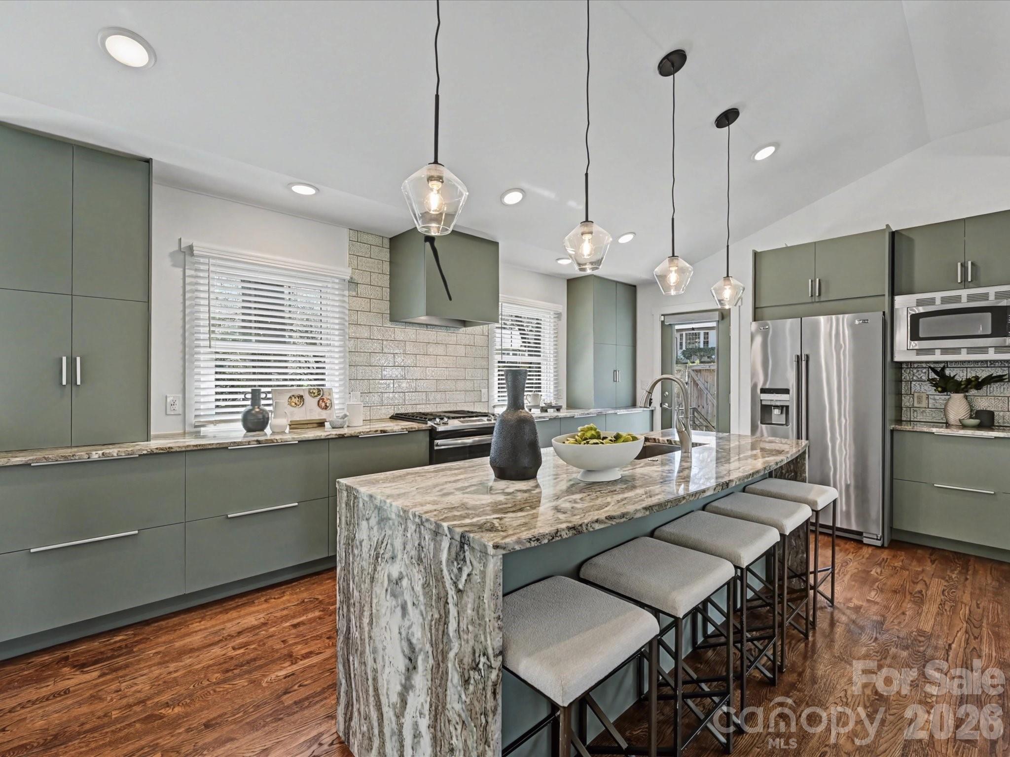 1733 Piccadilly Drive