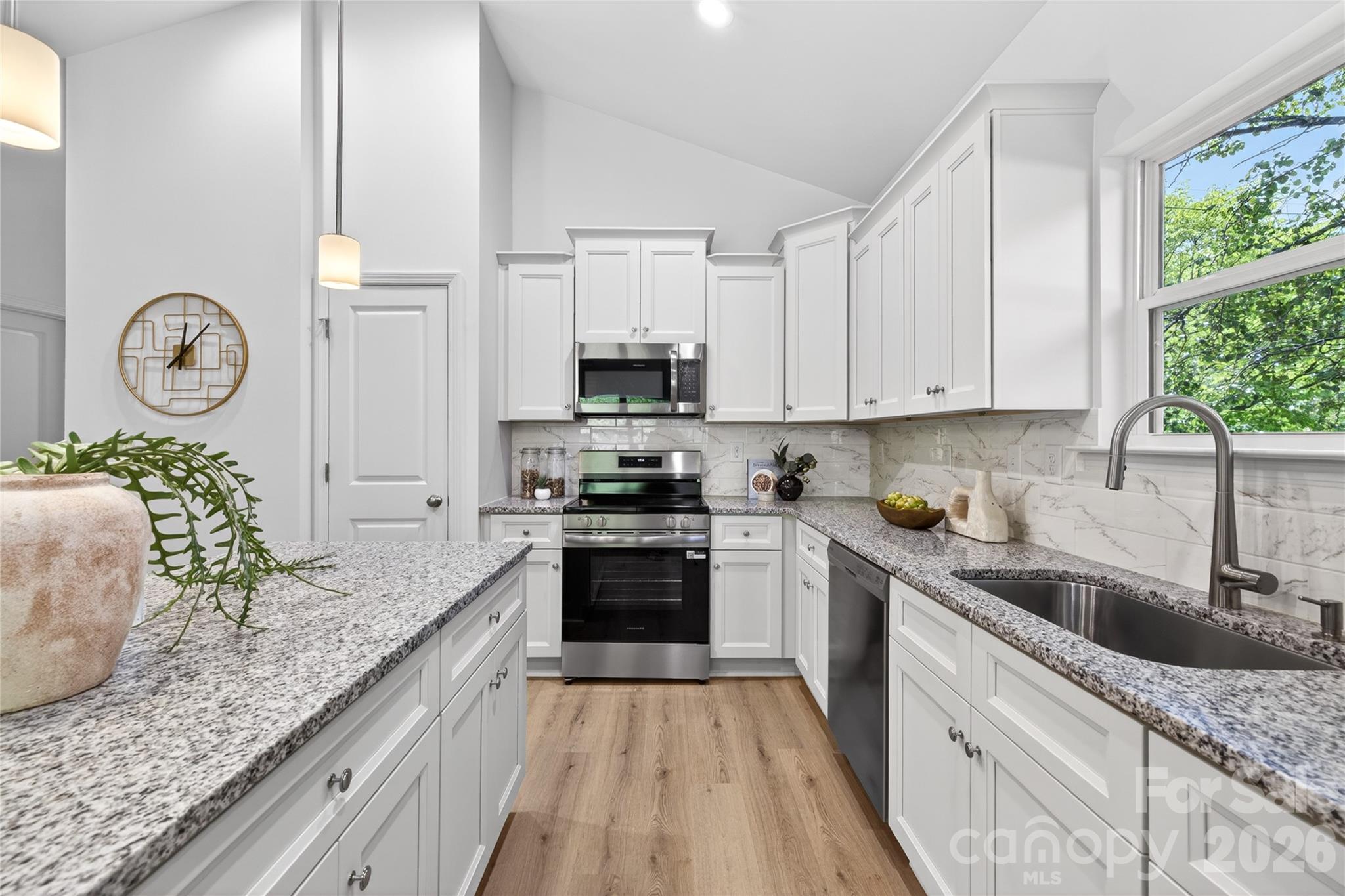 2111 S Gardner Street