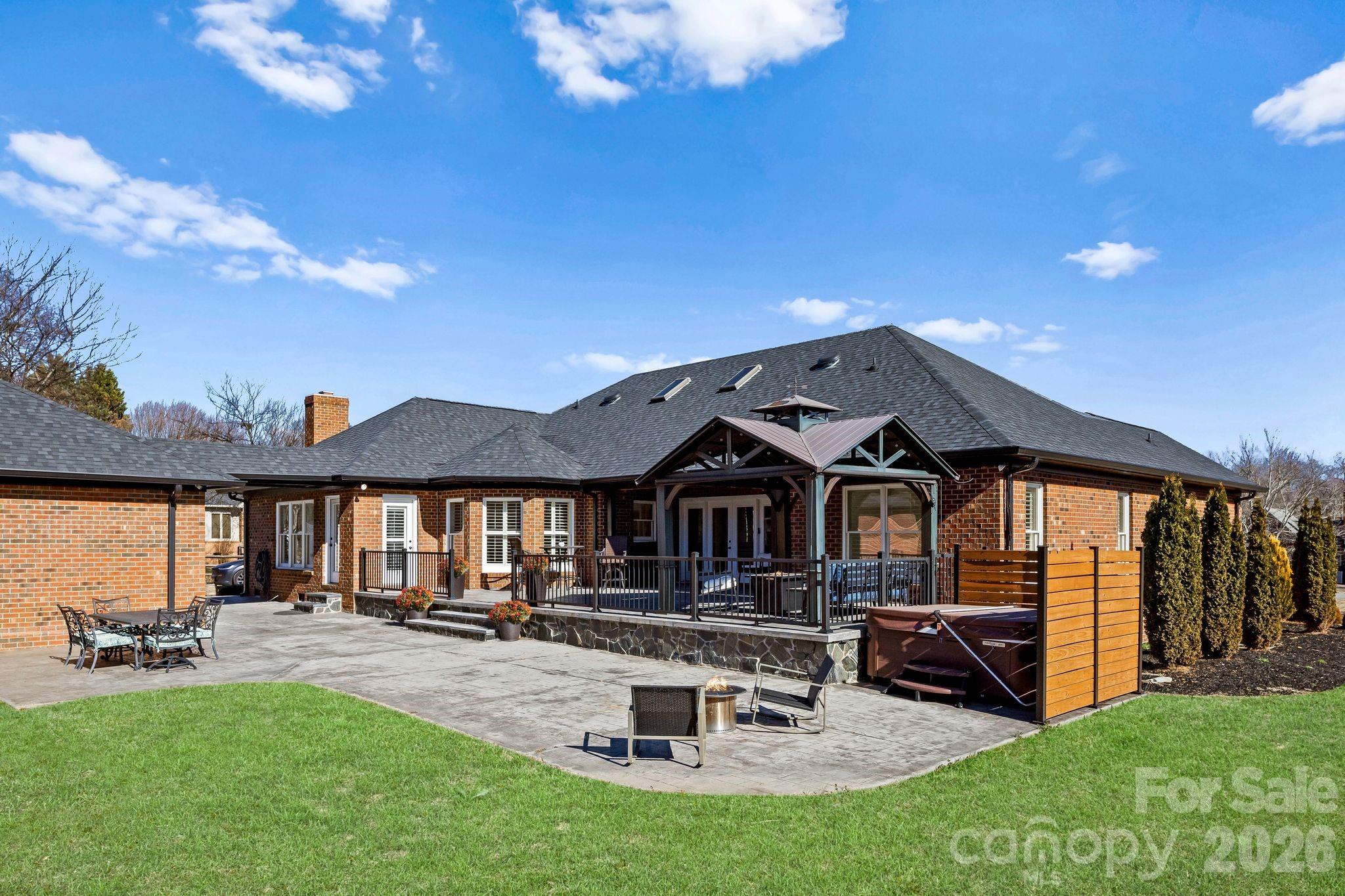 Carolando - Residential