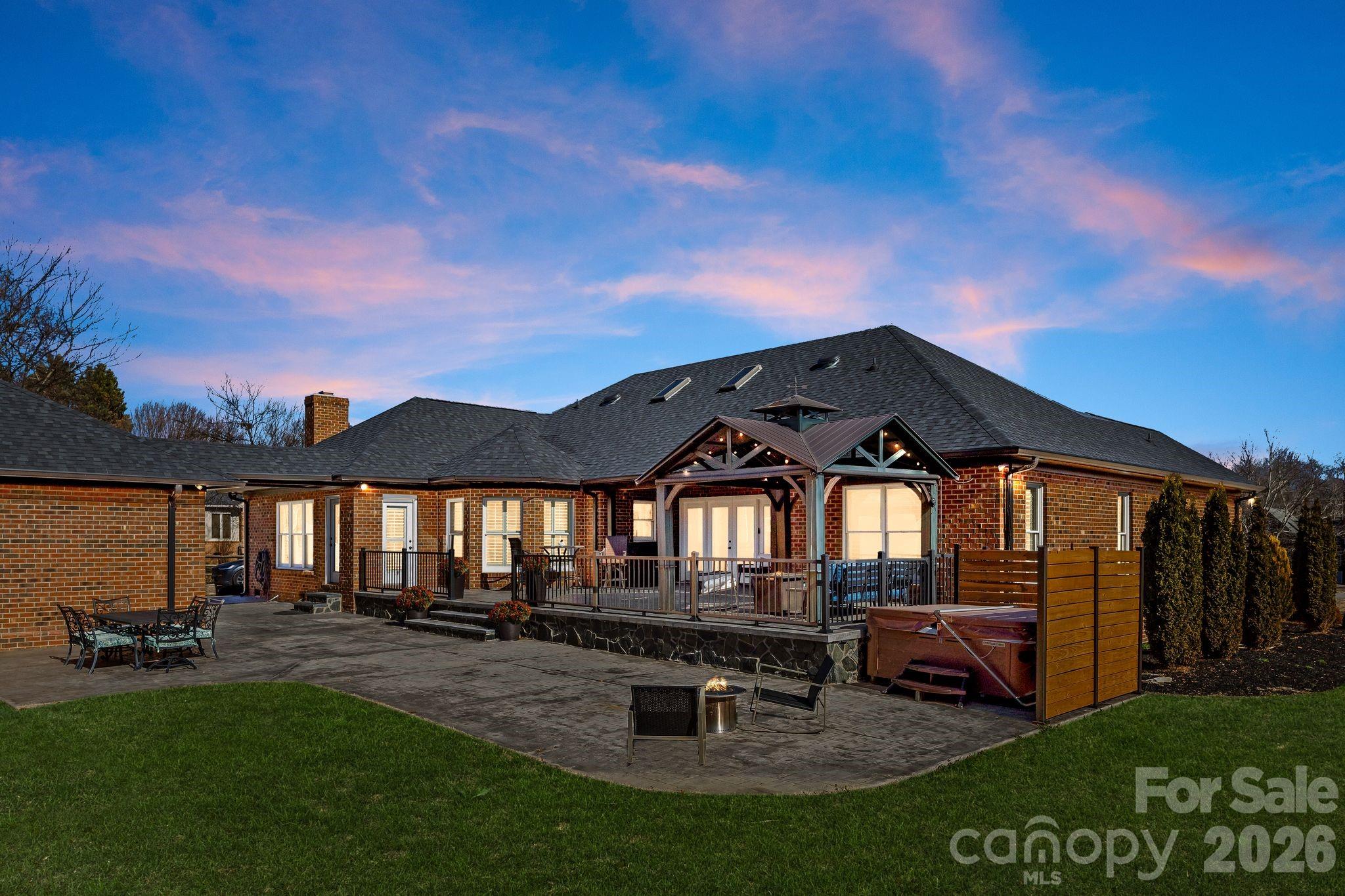 Carolando - Residential