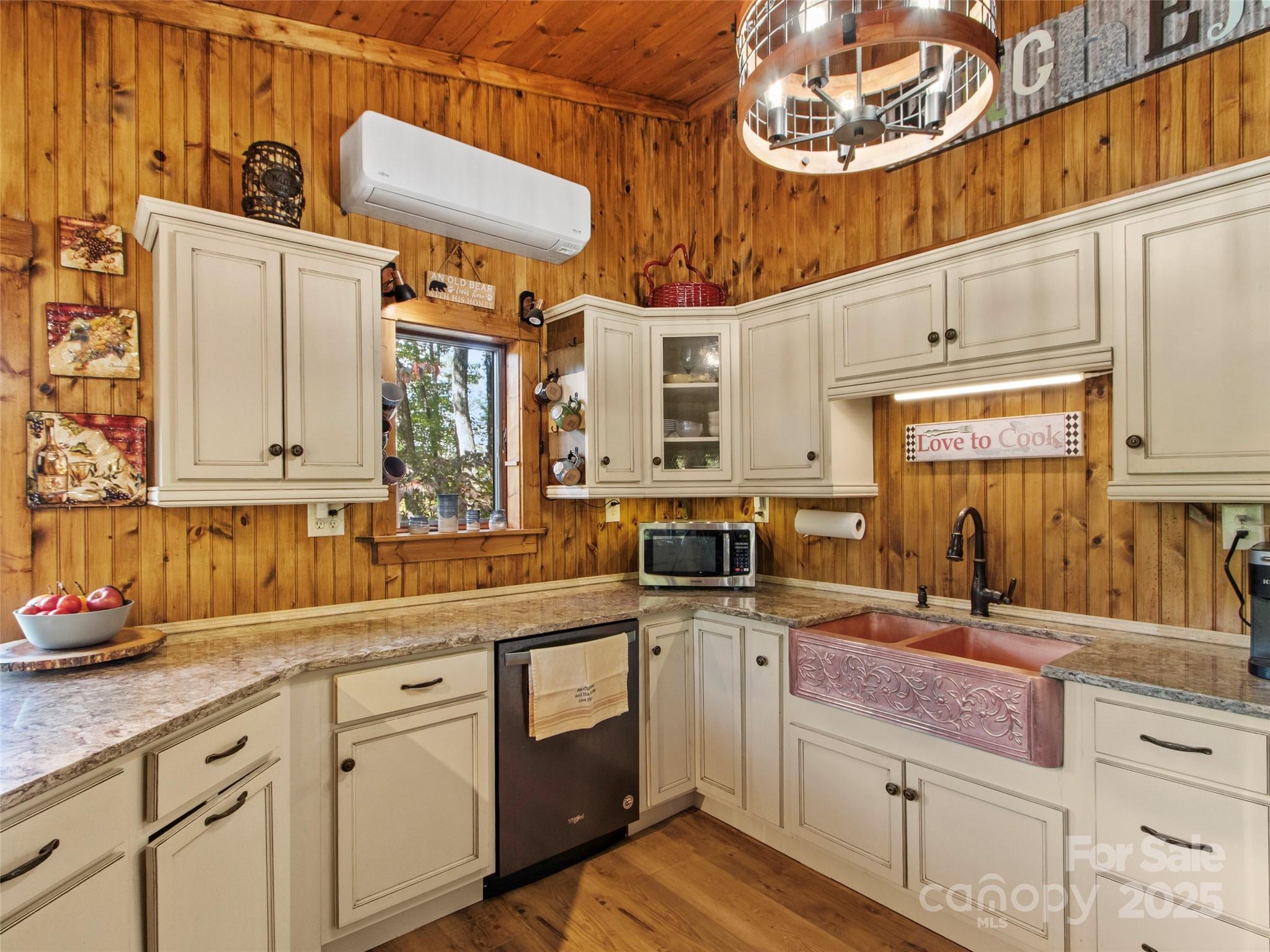 Mt. Mitchell Lands - Residential