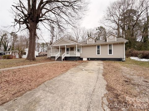 Photo of 934 S Chestnut Street, Gastonia, NC 28054 (MLS # 4343850)