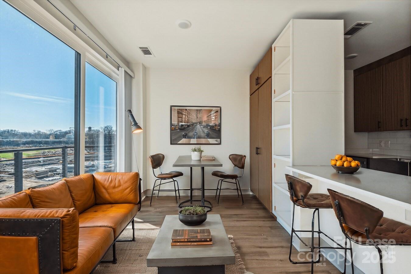 Charlotte, North Carolina 28206, United States, 2 Bedrooms Bedrooms, ,2 BathroomsBathrooms,Residential,Active,208340