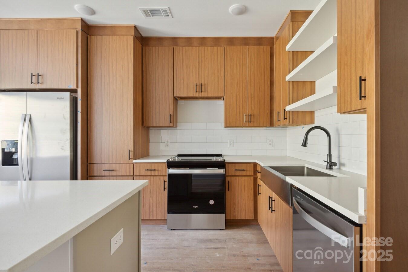 Charlotte, North Carolina 28206, United States, 2 Bedrooms Bedrooms, ,2 BathroomsBathrooms,Residential,Active,208340