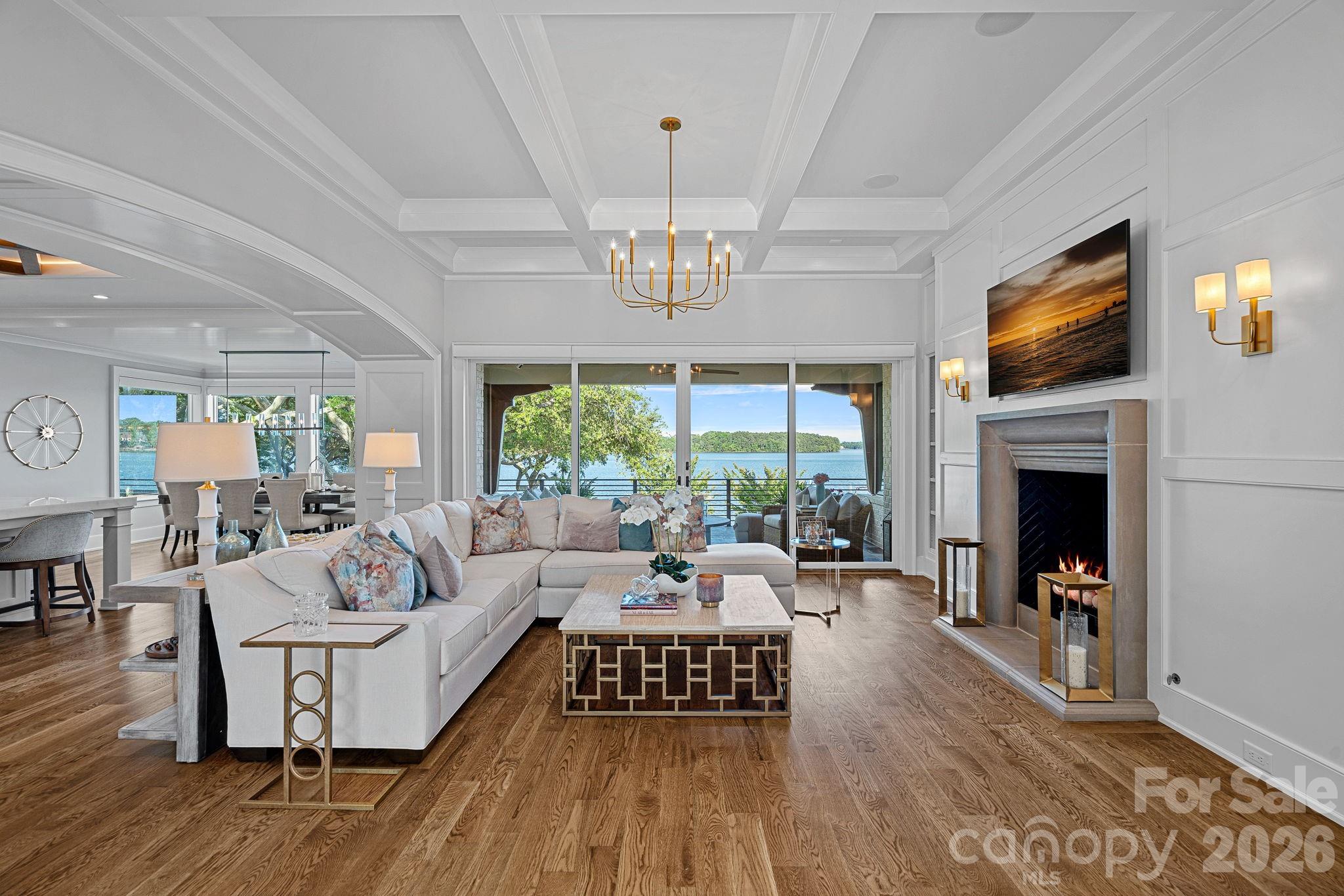 7861 Live Oaks Drive