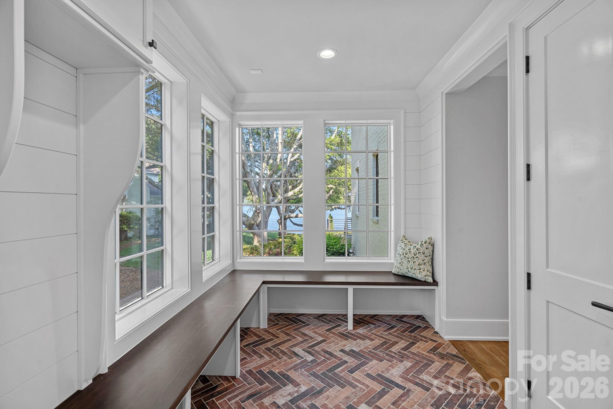 Live Oaks - Residential