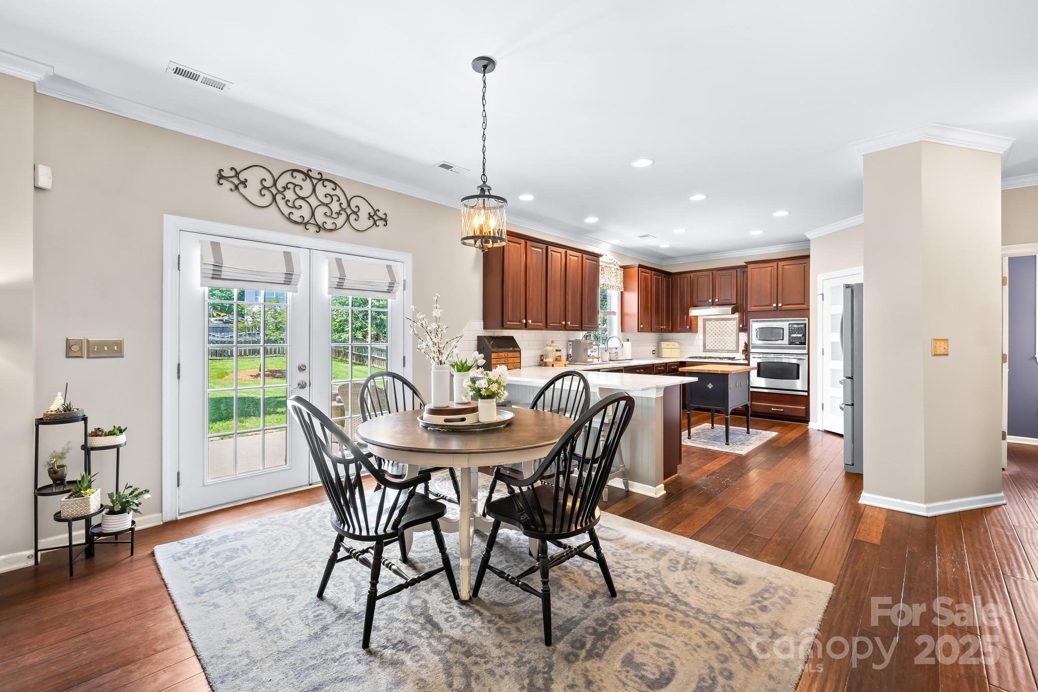 Winding Walk - Residential