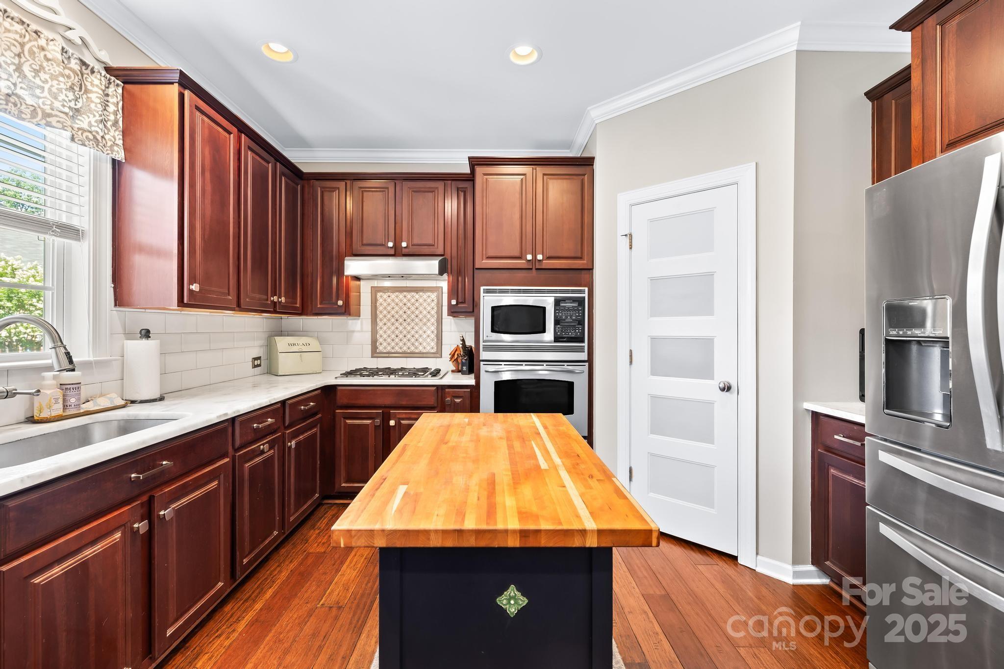 Winding Walk - Residential