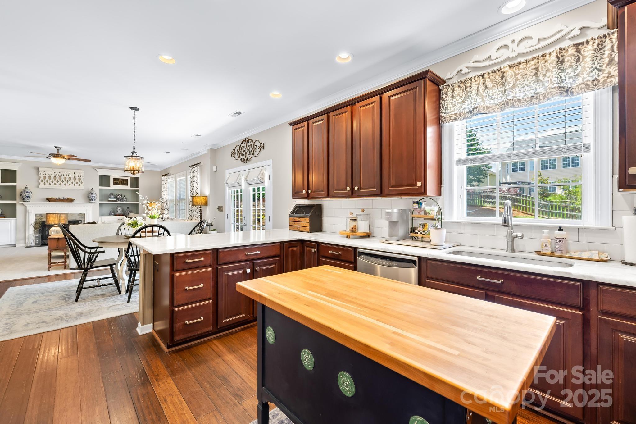 Winding Walk - Residential