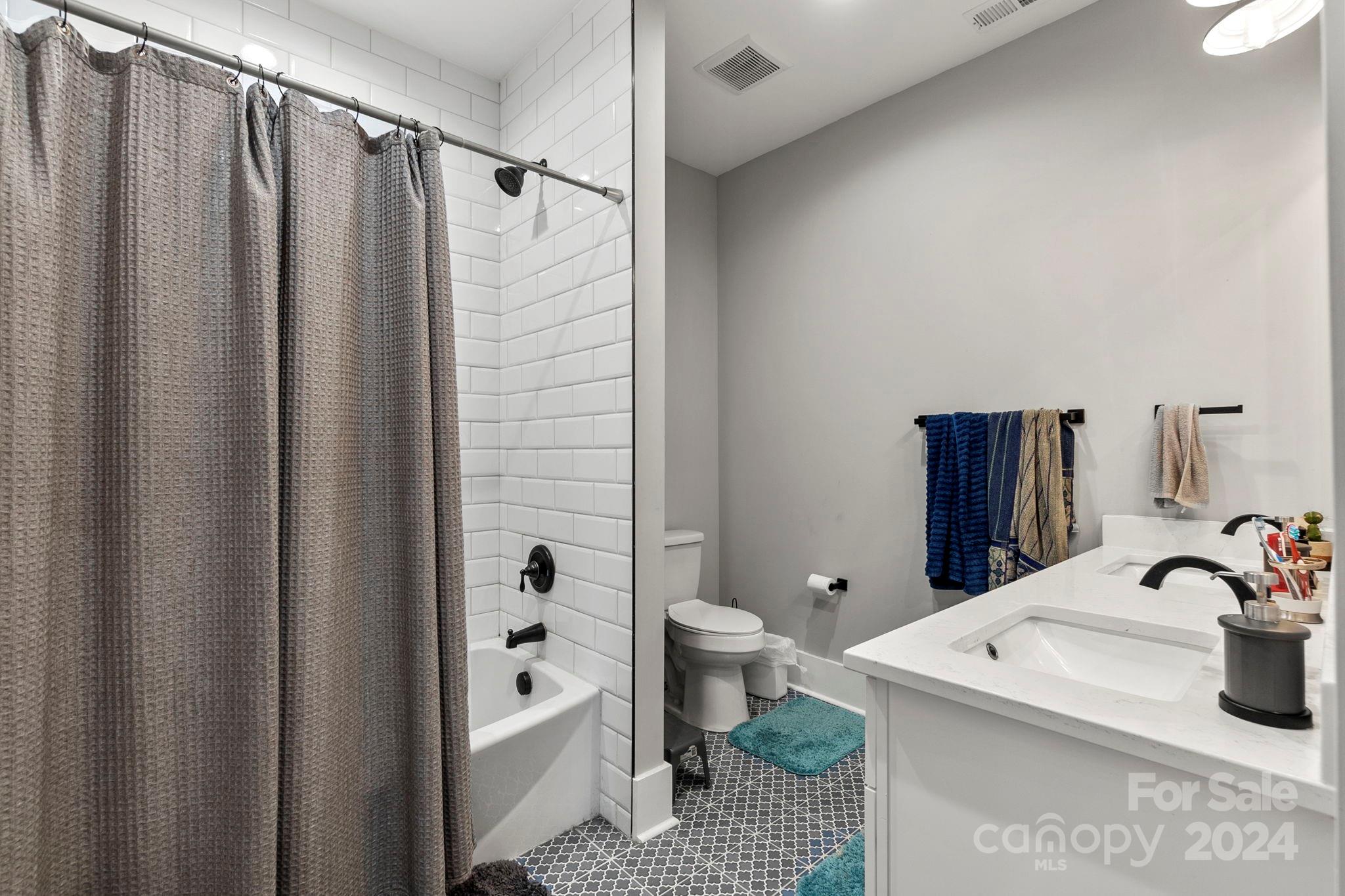 The Oaks at Camden - Residential