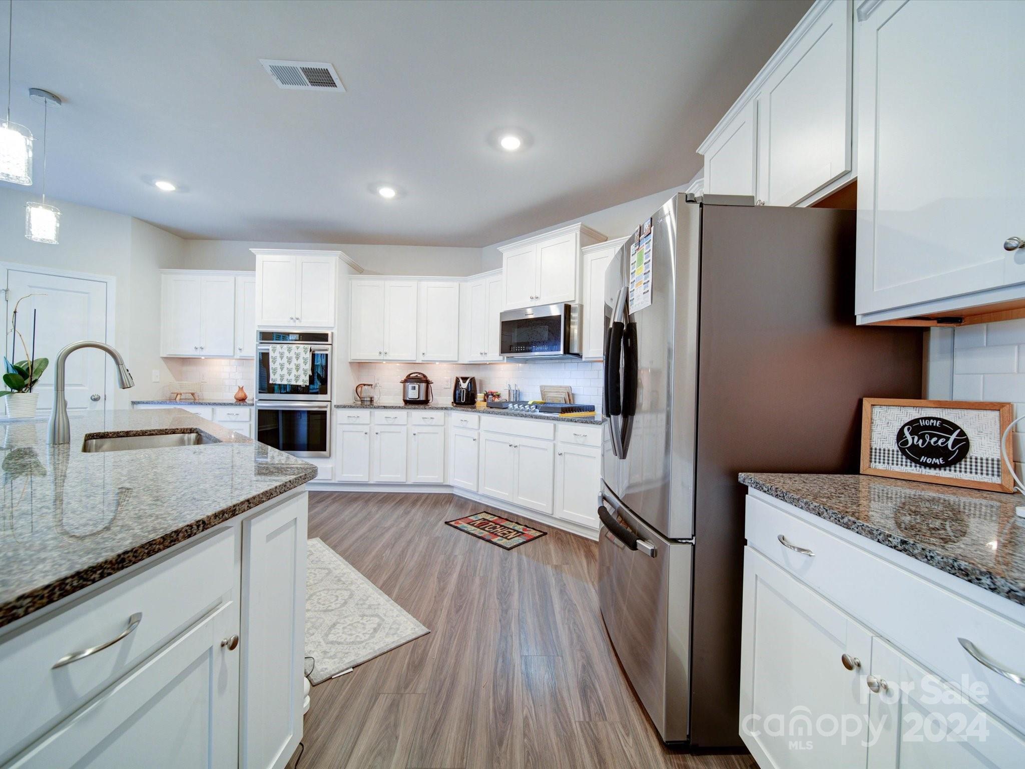 3267 Hillside Roll Road
