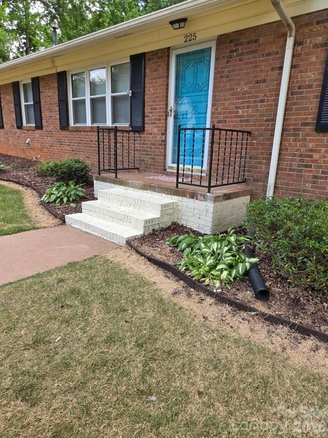 Photo of 225 Middleton Avenue, Matthews, NC 28104 (MLS # 4379594)