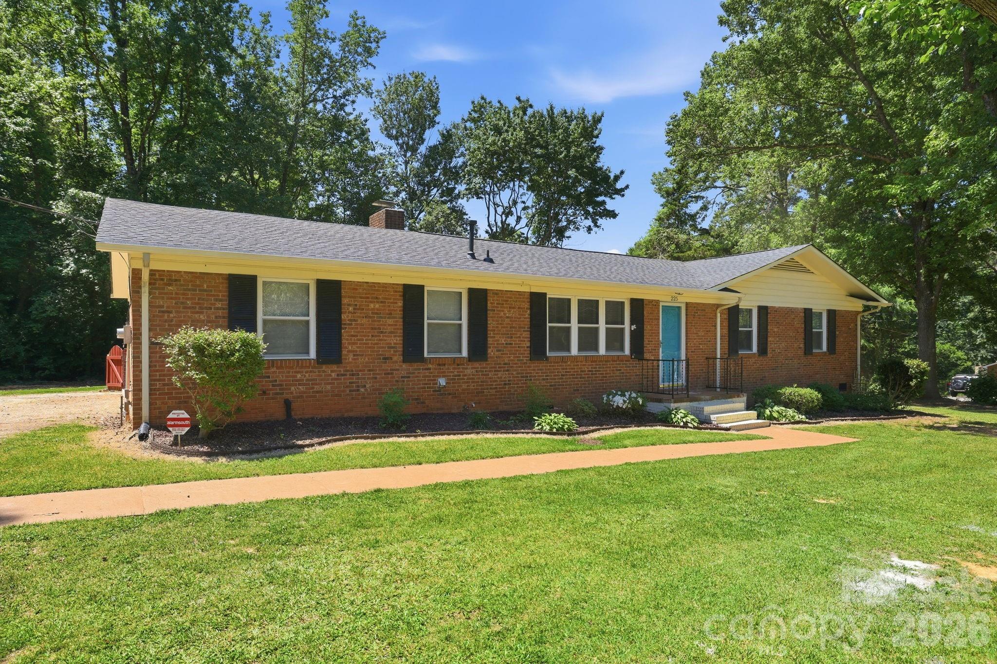 225 Middleton Avenue