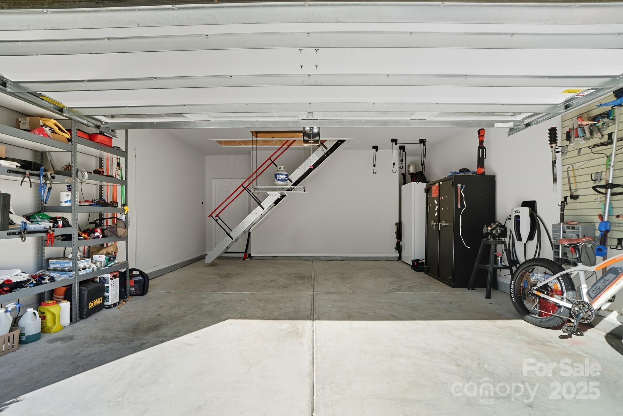 Imagery On Mtn Island - Residential