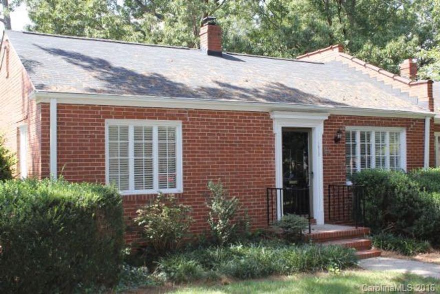 Newly updated, end-unit condo in the heart of Myers Park! Brand new appliances, granite countertops, new cabinets, freshly refinished hardwood floors, upgraded light fixtures and neutral paint throughout. Large deck out back. You can't beat this location - convenient to Freedom Park, uptown, SouthPark, Montford.