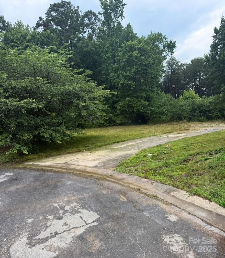 Must See!!!   
Investors and builders, this is your opportunity to own a prime vacant lot in the booming city of Gastonia. Located in a quiet, established neighborhood with no HOA, this property offers endless potential for your next project, whether it’s a custom home, or investment property. With a great location just minutes from major highways, this growing area is perfect for a buy-and-hold strategy or new construction. Build with flexibility and take advantage of the demand in this fast-growing market. Don’t miss out on this rare find—secure your piece of Gastonia today. Water and sewer already on the property with tap fees paid. House plans available if the buyer is interested. Bring your offers today!!!