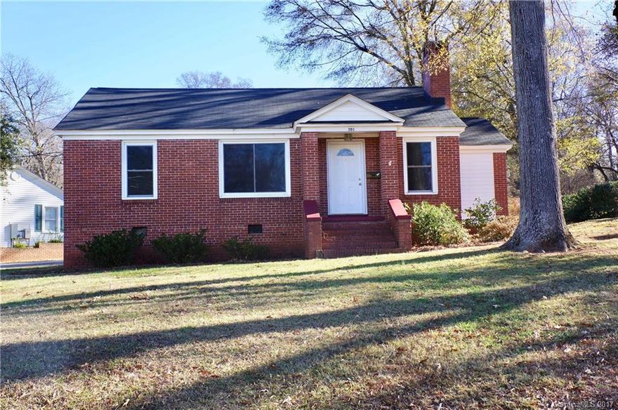 Great location, great brick bungalow. Fresh paint, refinished hardwoods & new laundry room.  Well maintained-roof, HVAC, windows updated.  Just a short walk to Main Street which is busy with restaurants and shopping.  Parks nearby.