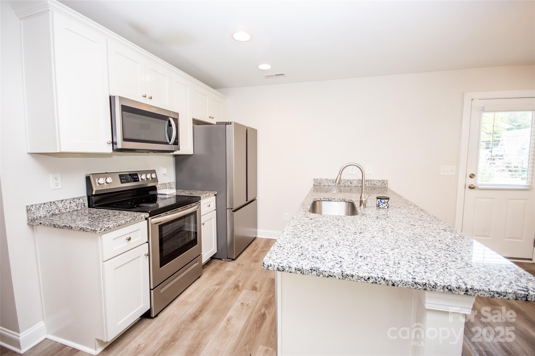 506 Broadway Court