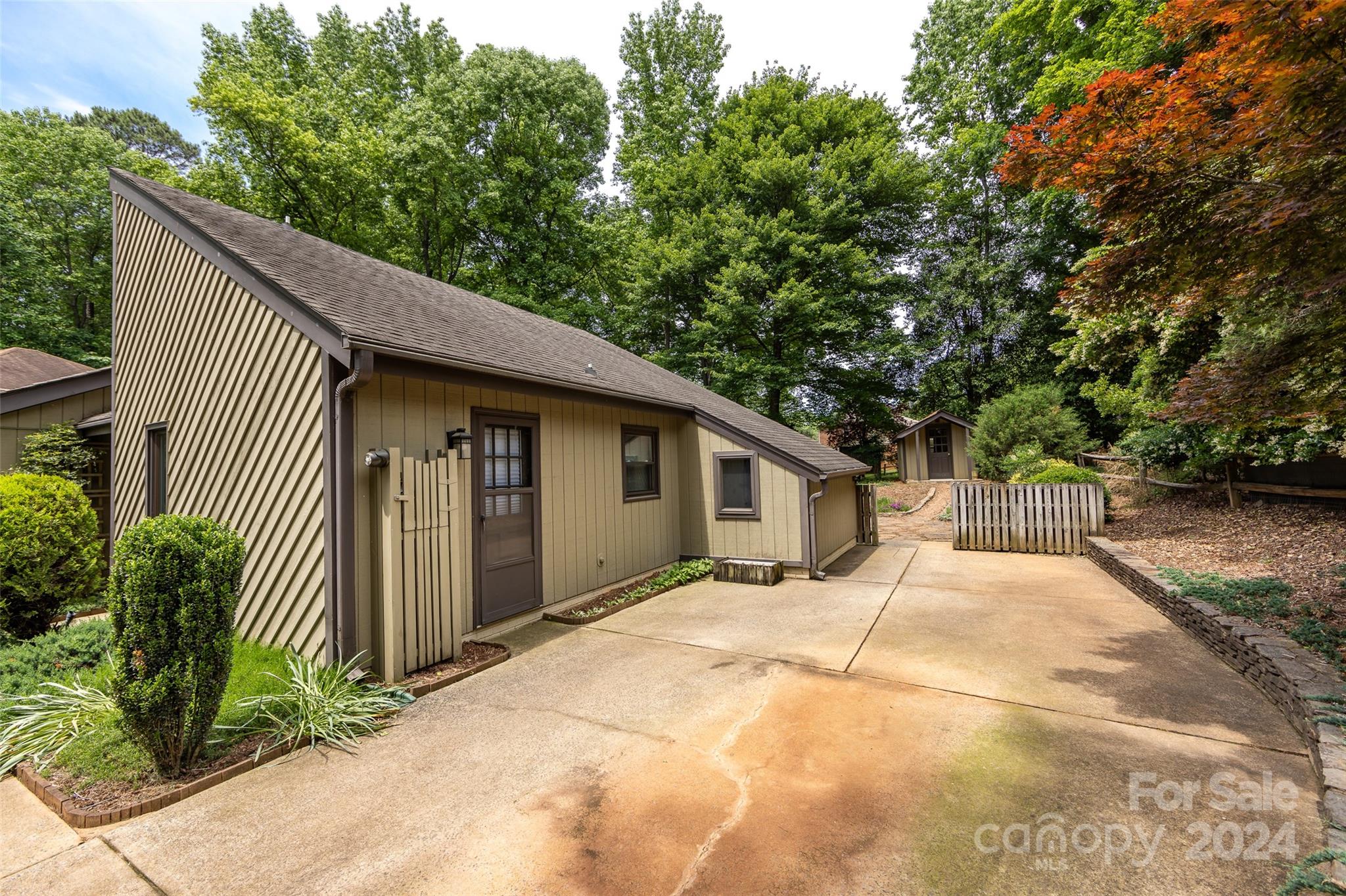 Sardis Forest - Residential