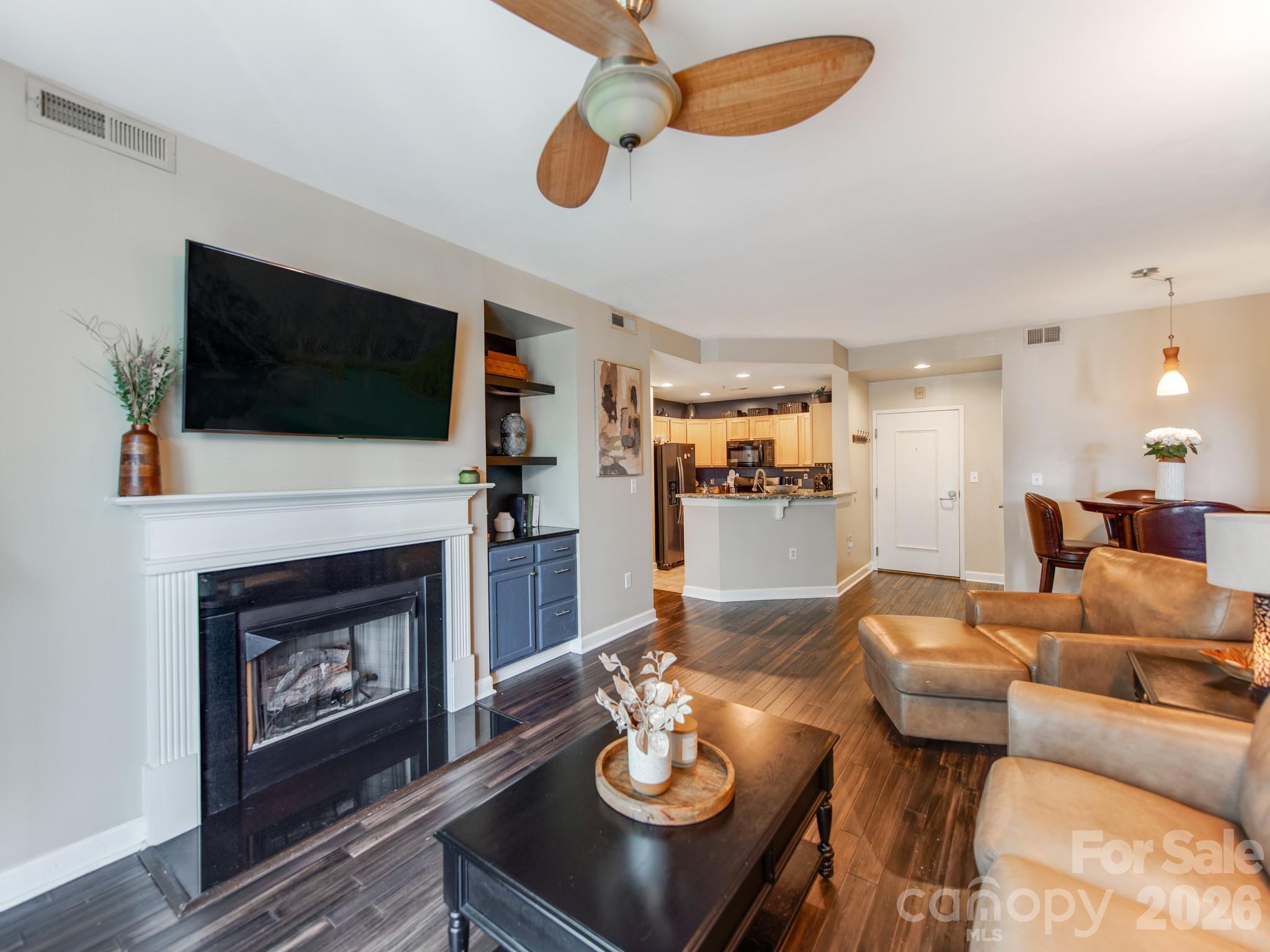 Gateway Plaza - Residential