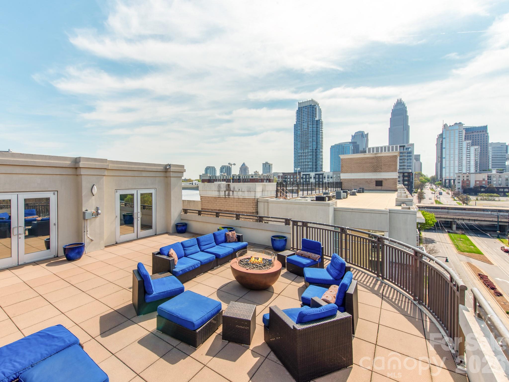 Gateway Plaza - Residential