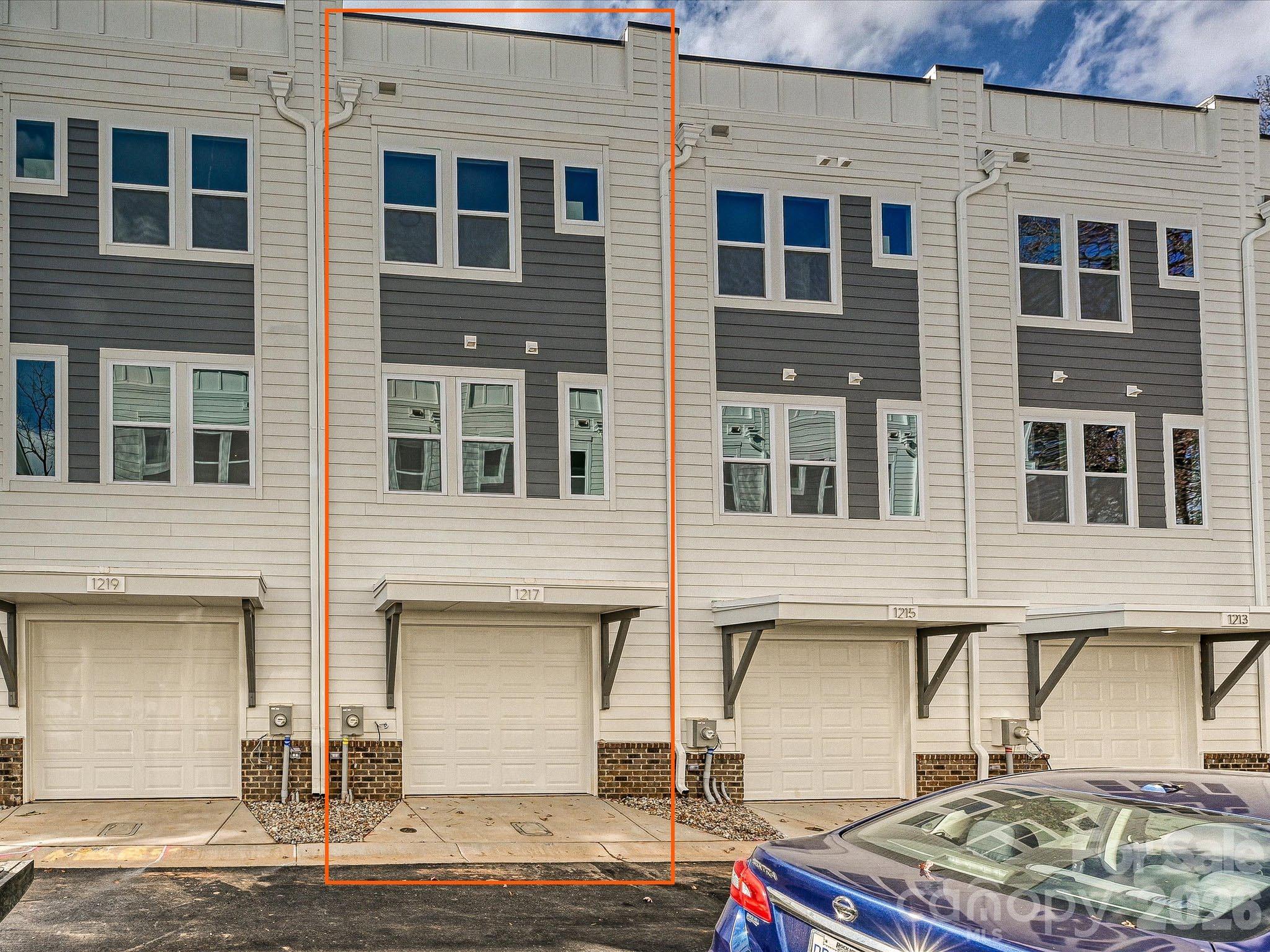 1217 E 34th Street CSW0316