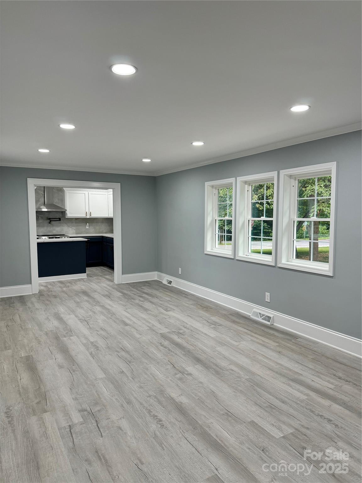 911 S Spencer Avenue