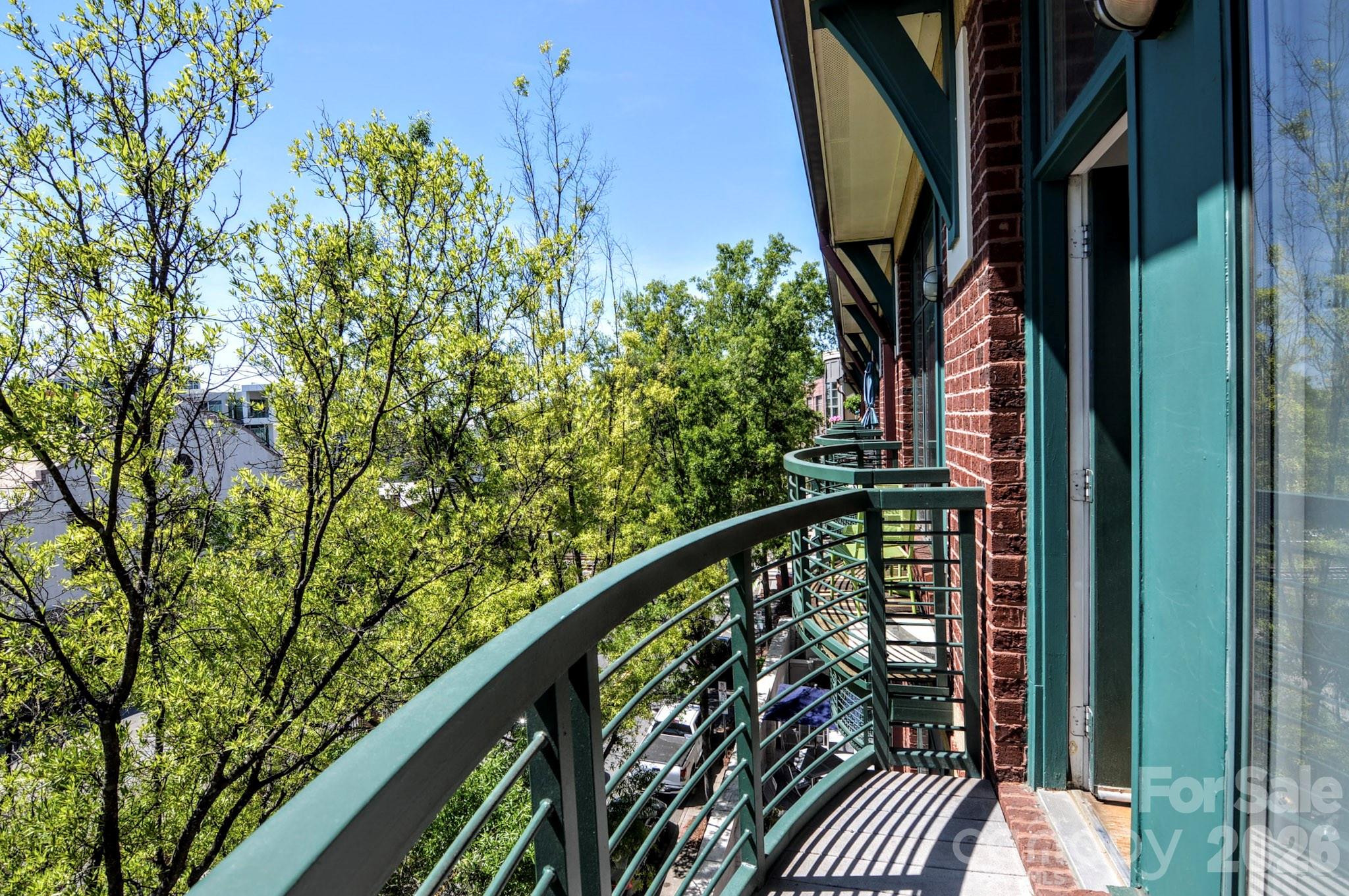 115 E Park Avenue 423