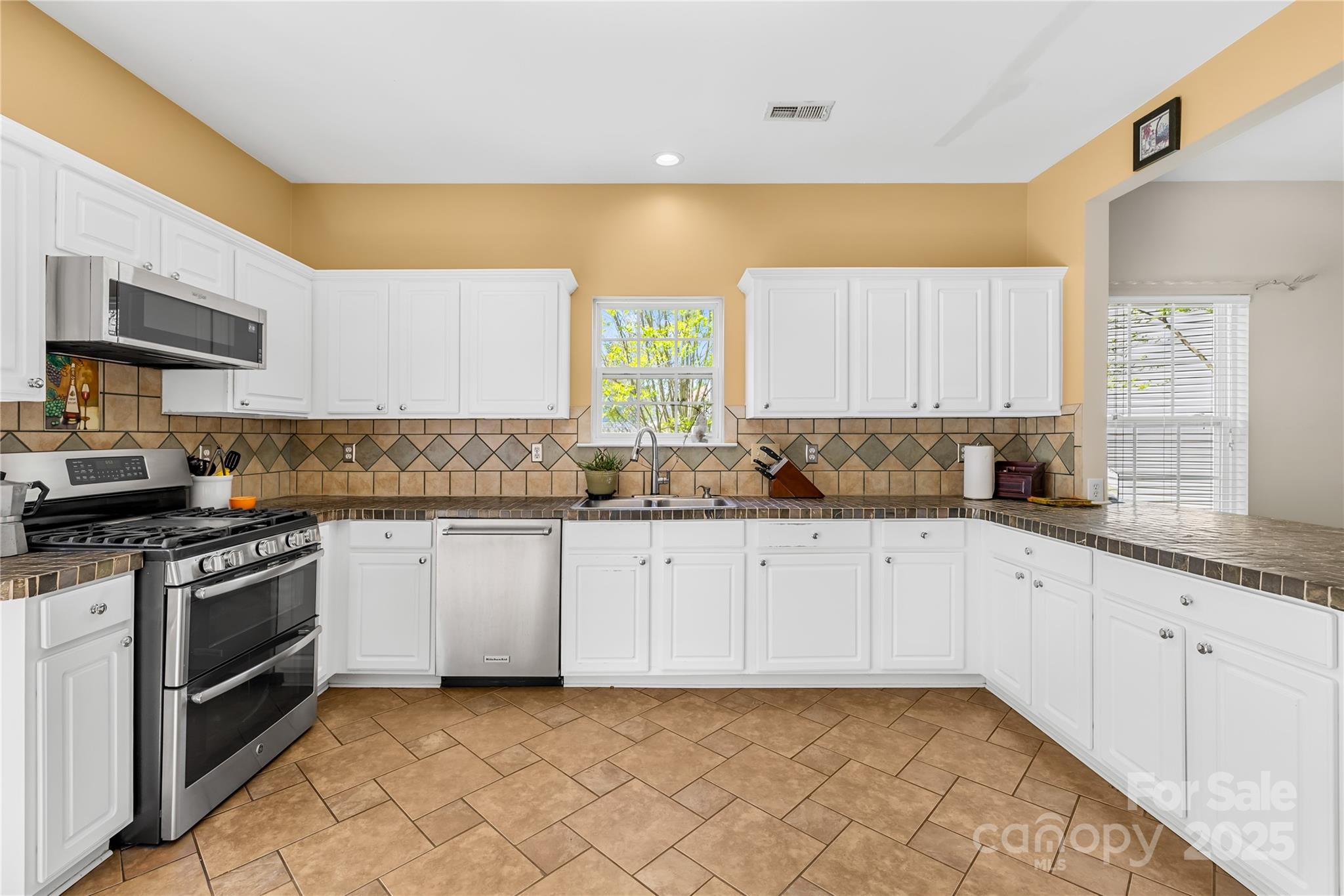 Charlotte, North Carolina 28212, United States, 4 Bedrooms Bedrooms, ,3 BathroomsBathrooms,Residential,Active,111025