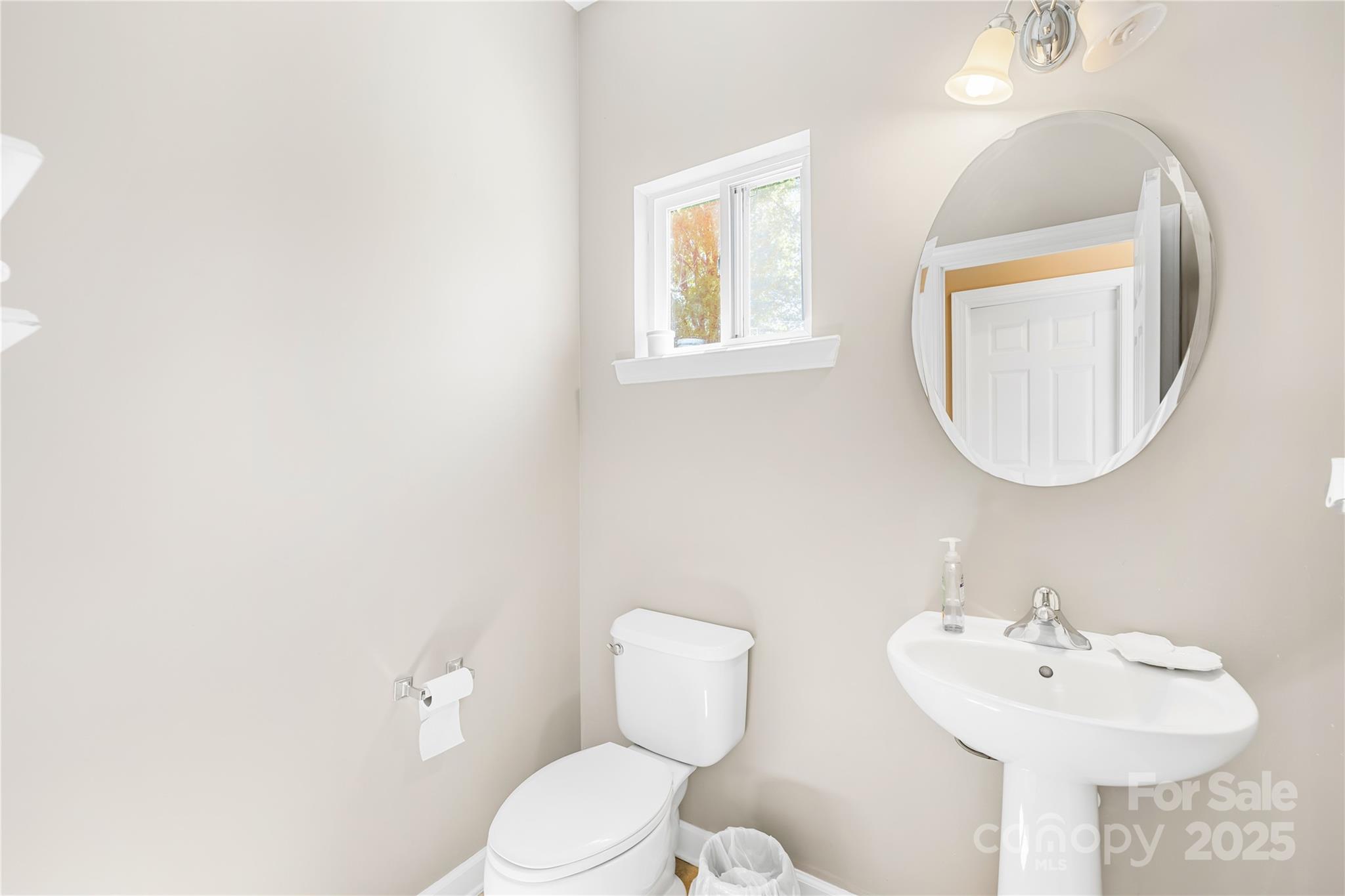 Charlotte, North Carolina 28212, United States, 4 Bedrooms Bedrooms, ,3 BathroomsBathrooms,Residential,Active,111025