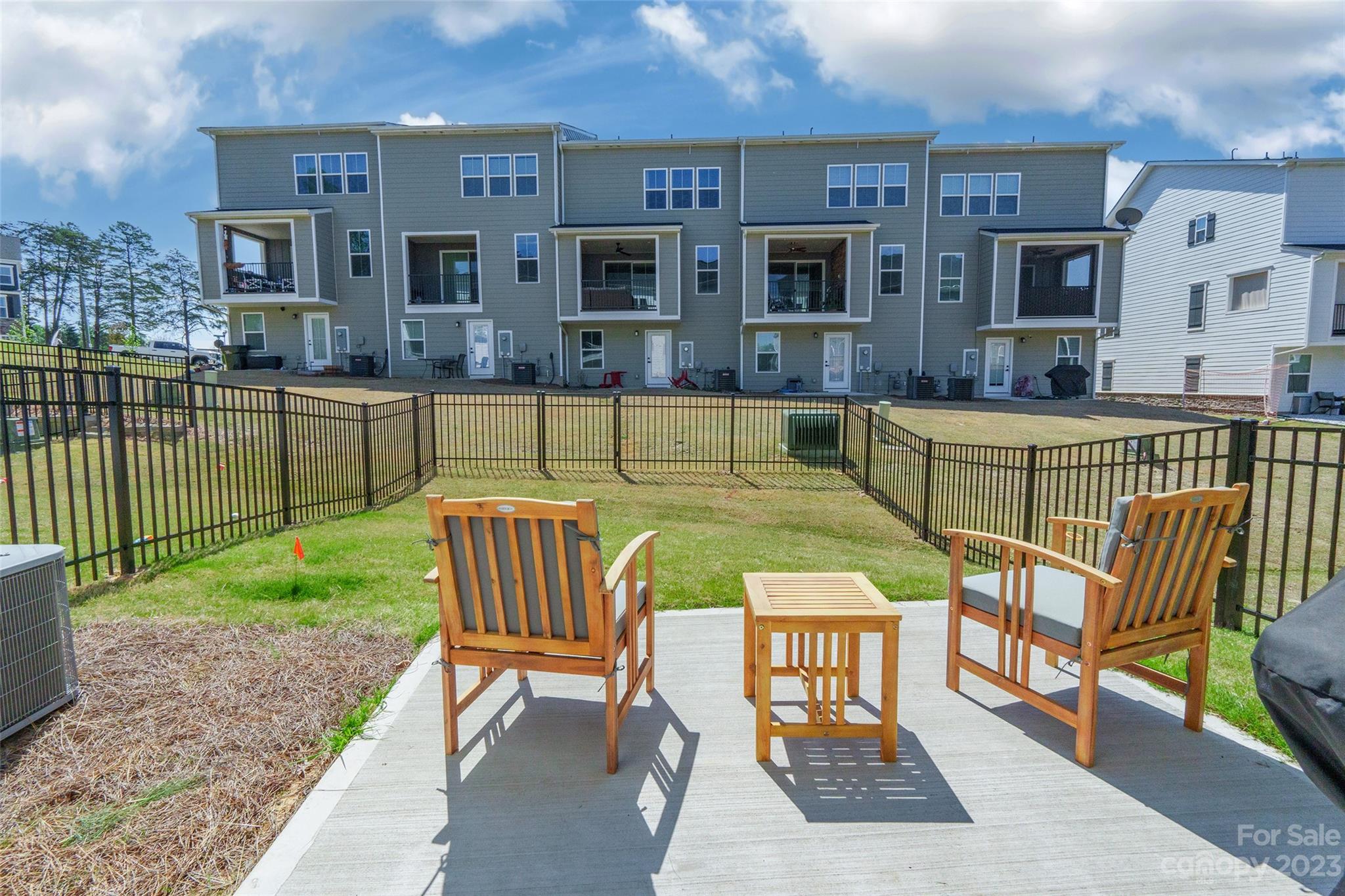 Trinity Townes - Residential